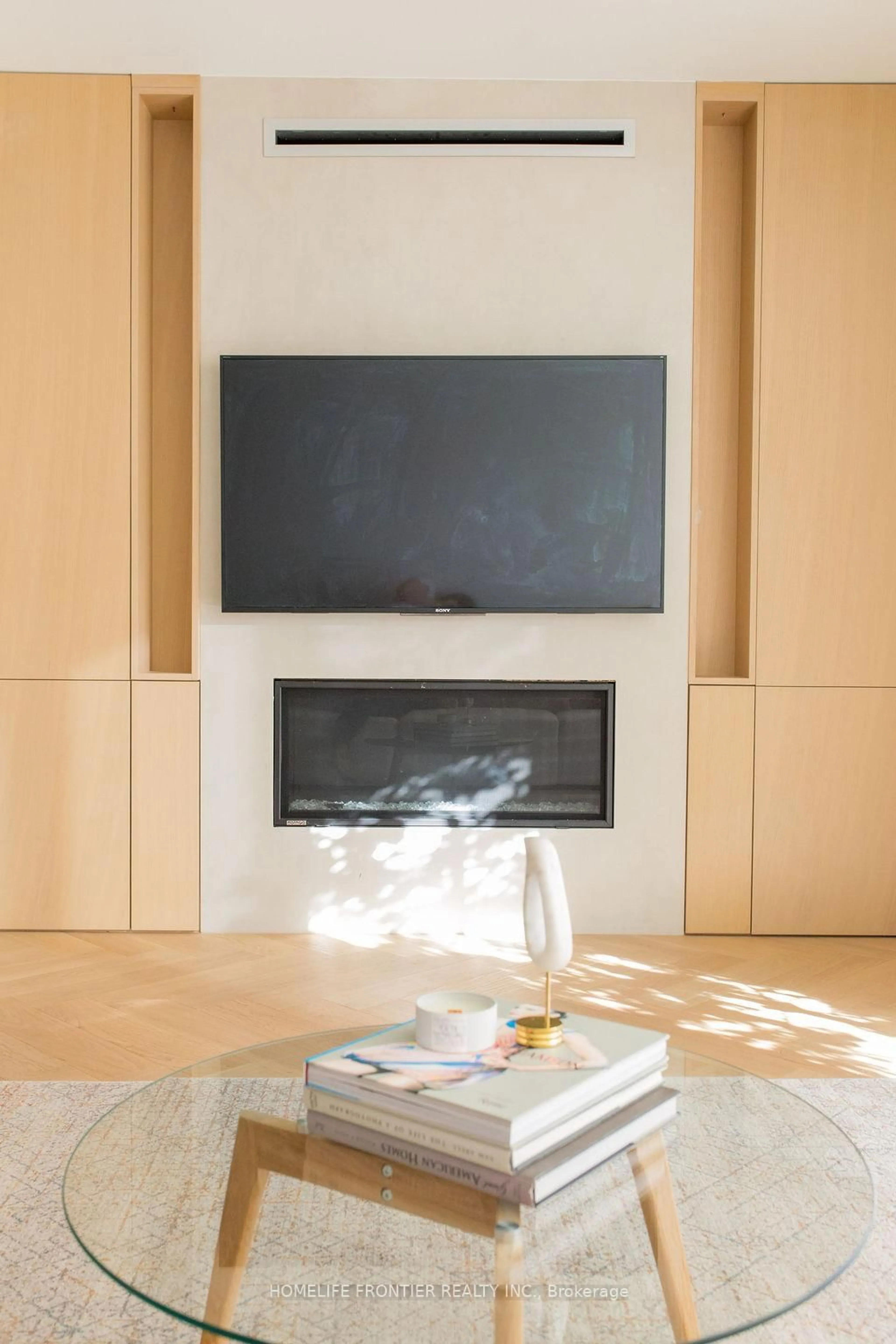 Home theater for 127 Glenvale Blvd, Toronto Ontario M4G 2W1