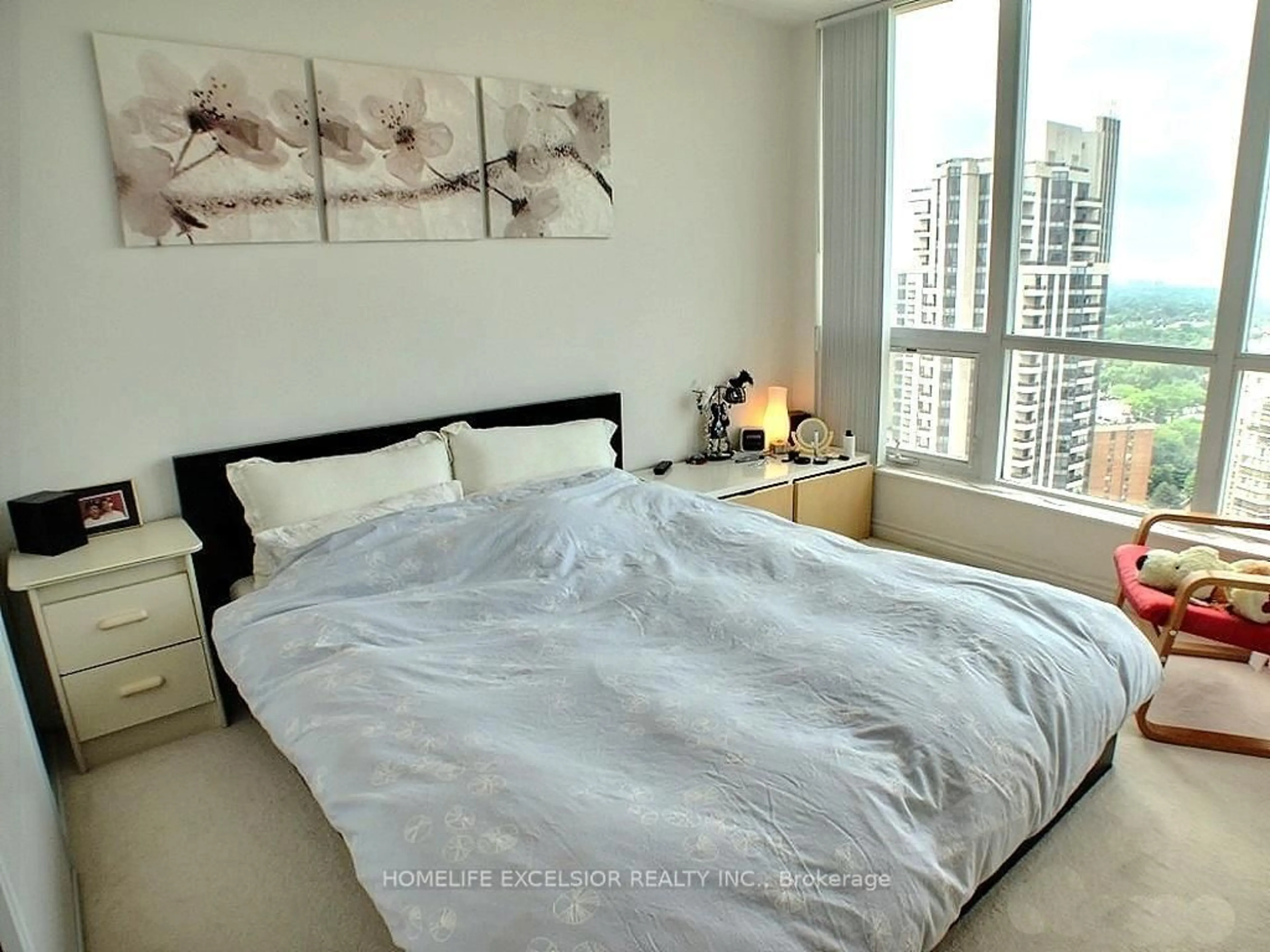 Bedroom with bed, carpet floor for 60 Byng Ave #2401, Toronto Ontario M2N 7K3
