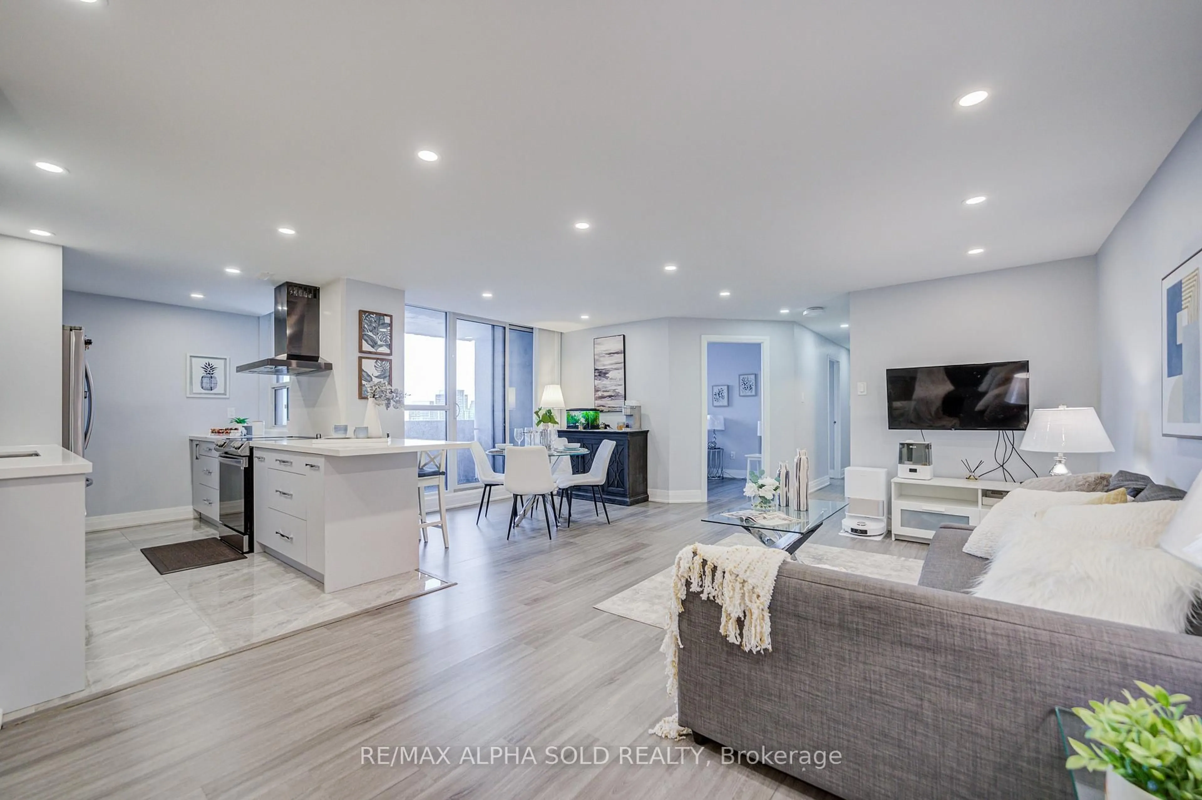 Open concept kitchen, unknown for 5 Old Sheppard Ave #1801, Toronto Ontario M2J 4K3