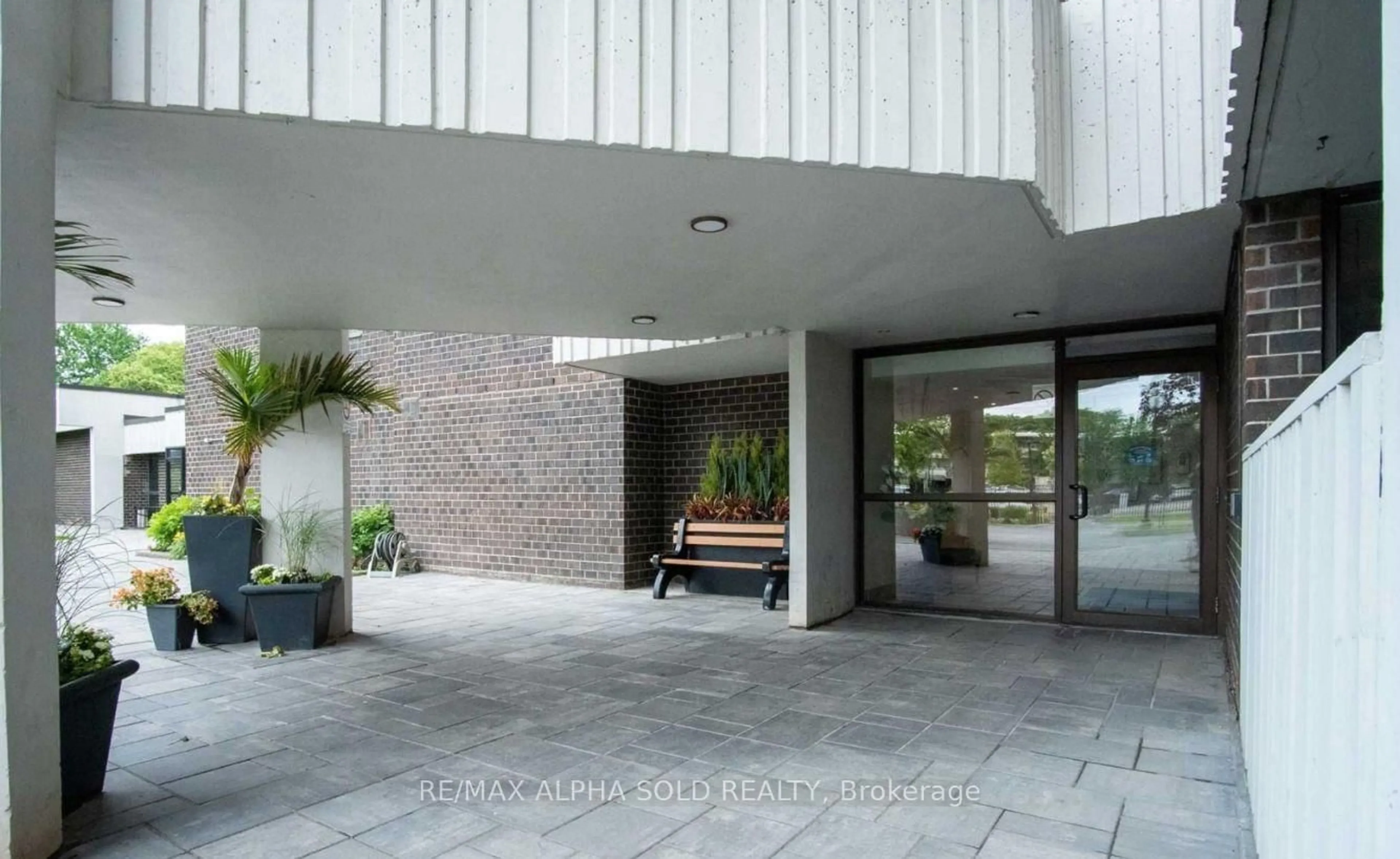 Indoor foyer for 5 Old Sheppard Ave #1801, Toronto Ontario M2J 4K3