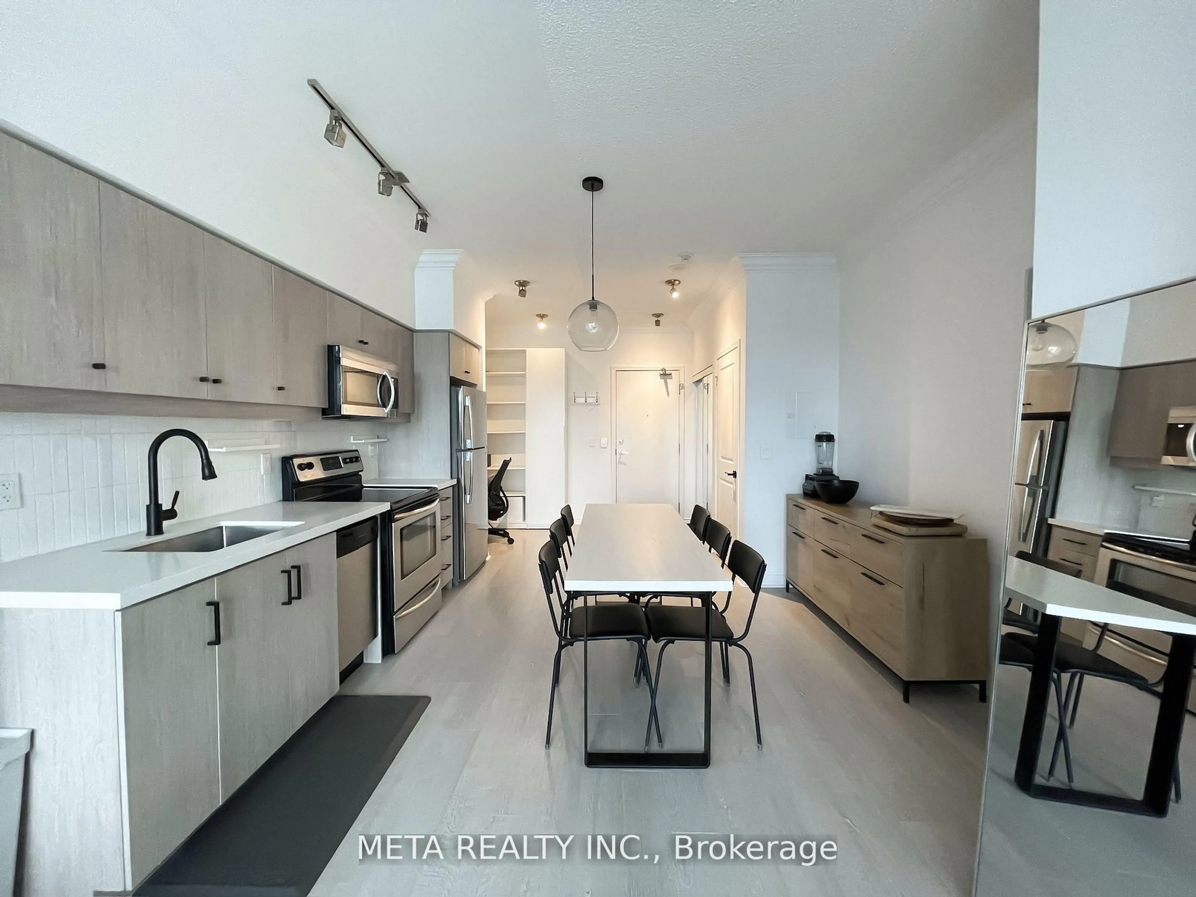 Open concept kitchen, ceramic/tile floor for 2885 Bayview Ave #406, Toronto Ontario M2K 0A3