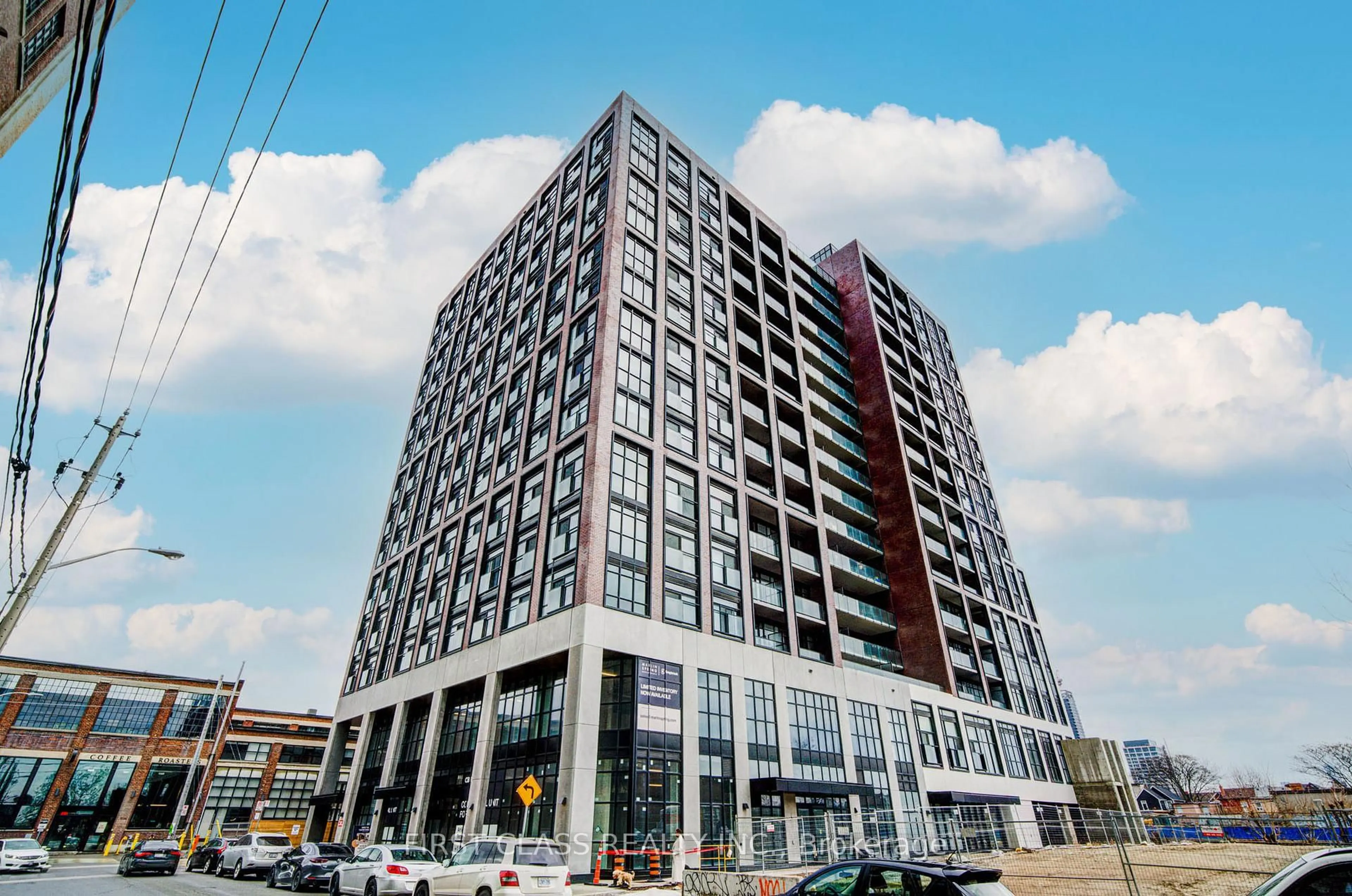 Indoor foyer for 181 Sterling Rd #1604, Toronto Ontario M6R 2B2