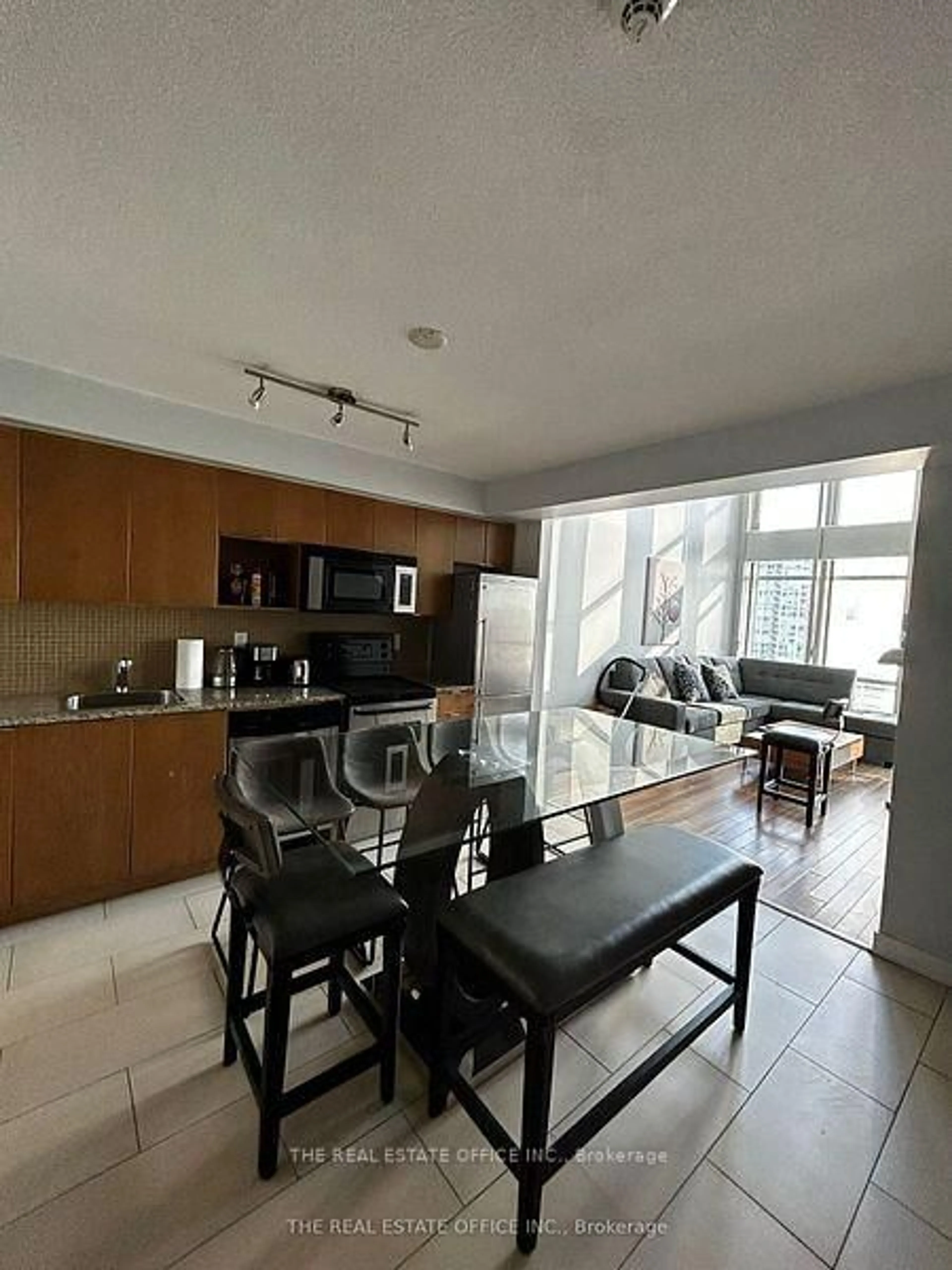 Open concept kitchen, unknown for 15 Fort York Blvd #2808, Toronto Ontario M5V 3Y4