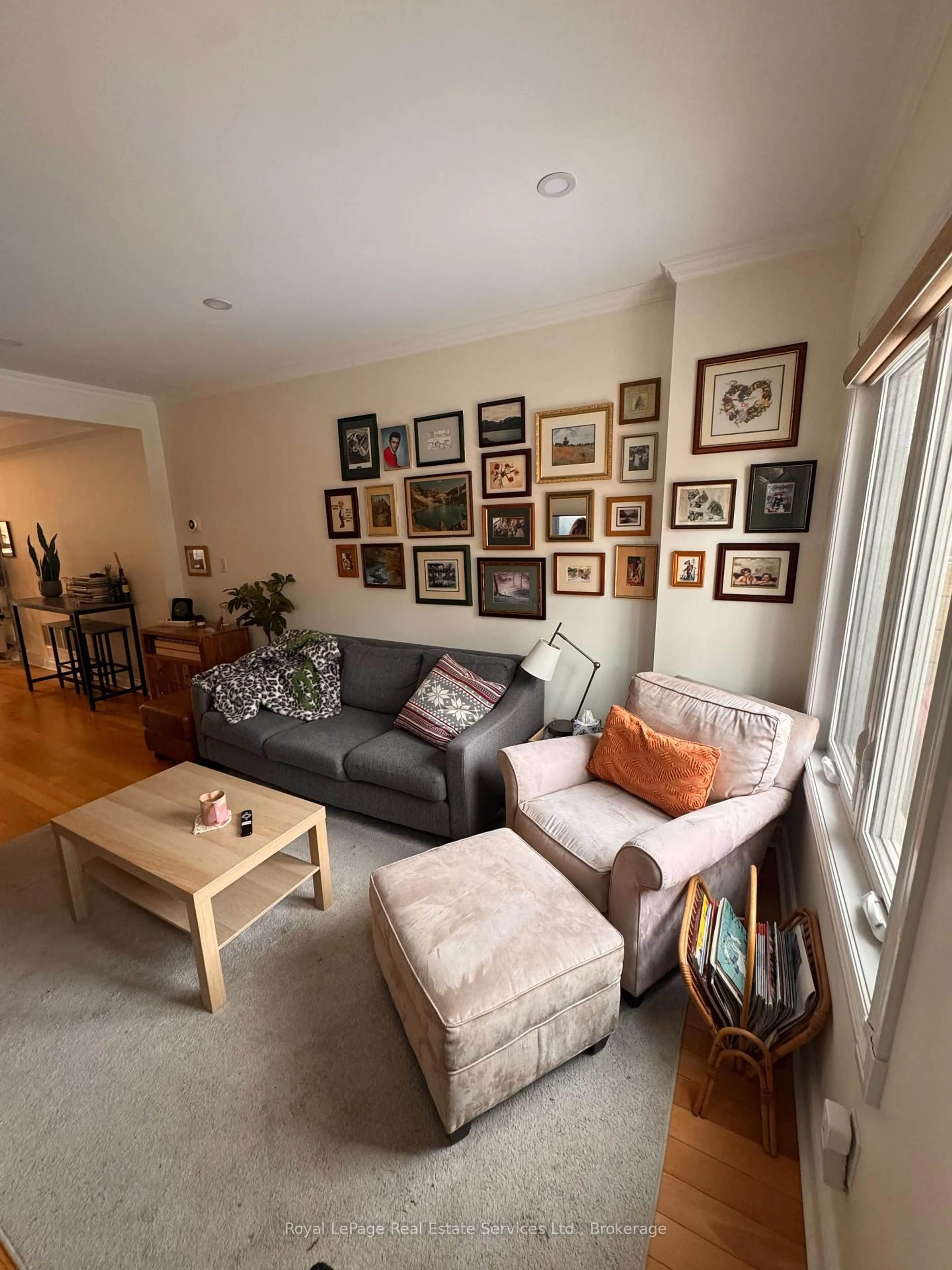 Living room with furniture, unknown for 148 Major St, Toronto Ontario M5S 2L2