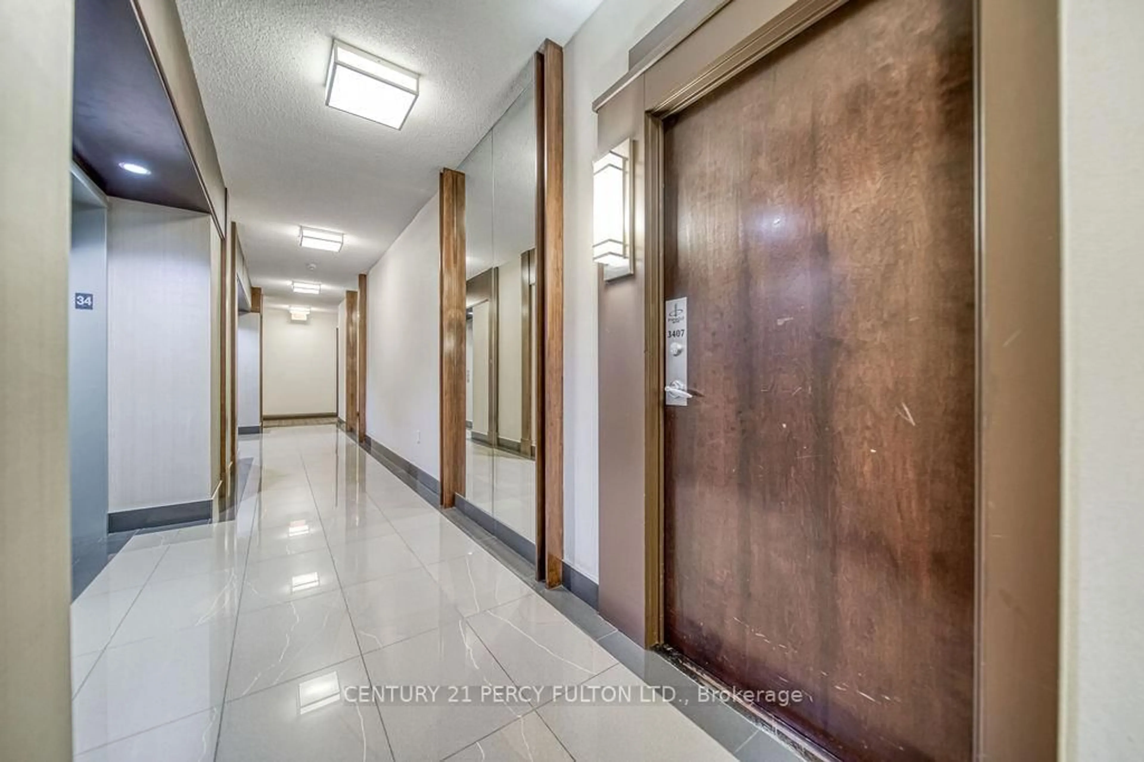 Indoor foyer for 16 Yonge St #3407, Toronto Ontario M5E 2A1