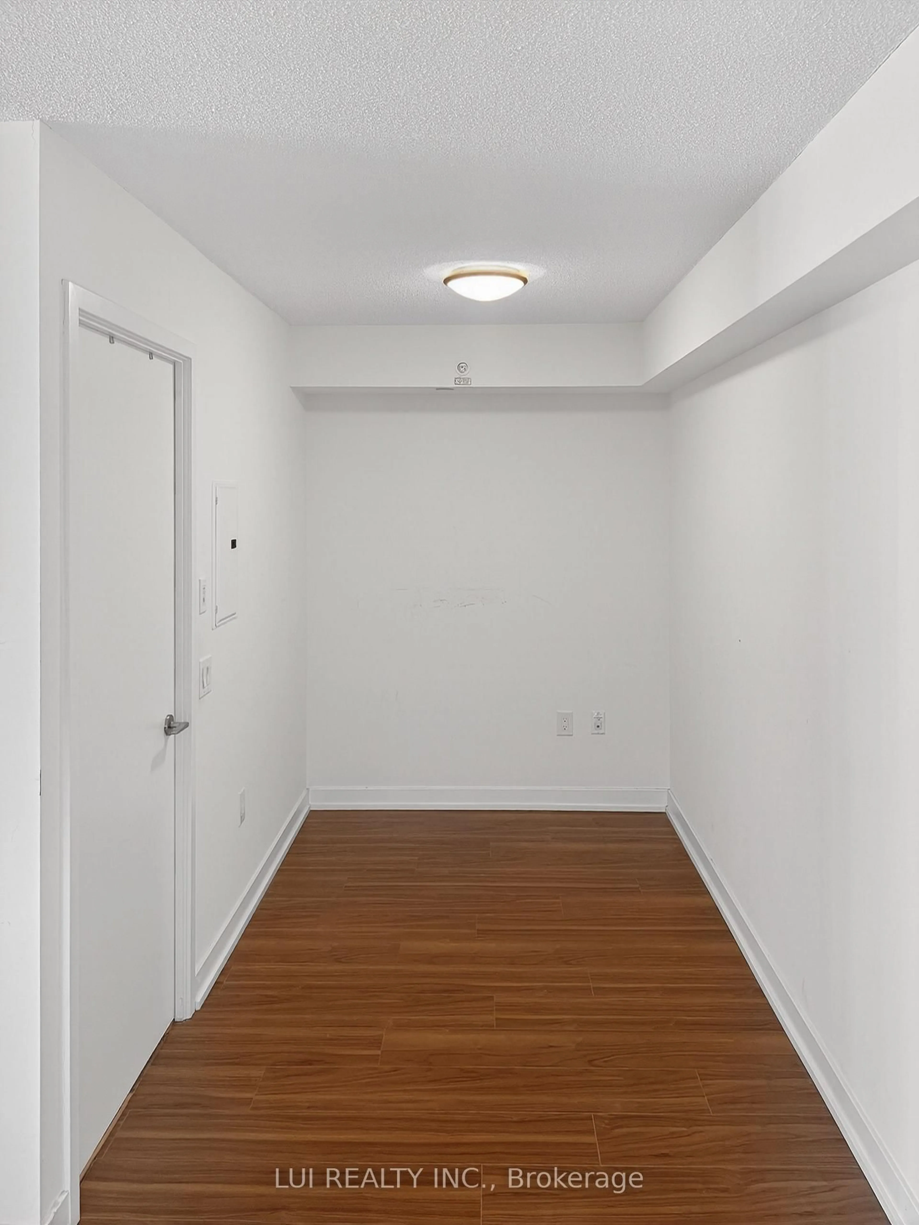 Unknown for 75 queens wharf Rd #903, Toronto Ontario M5V 0J8