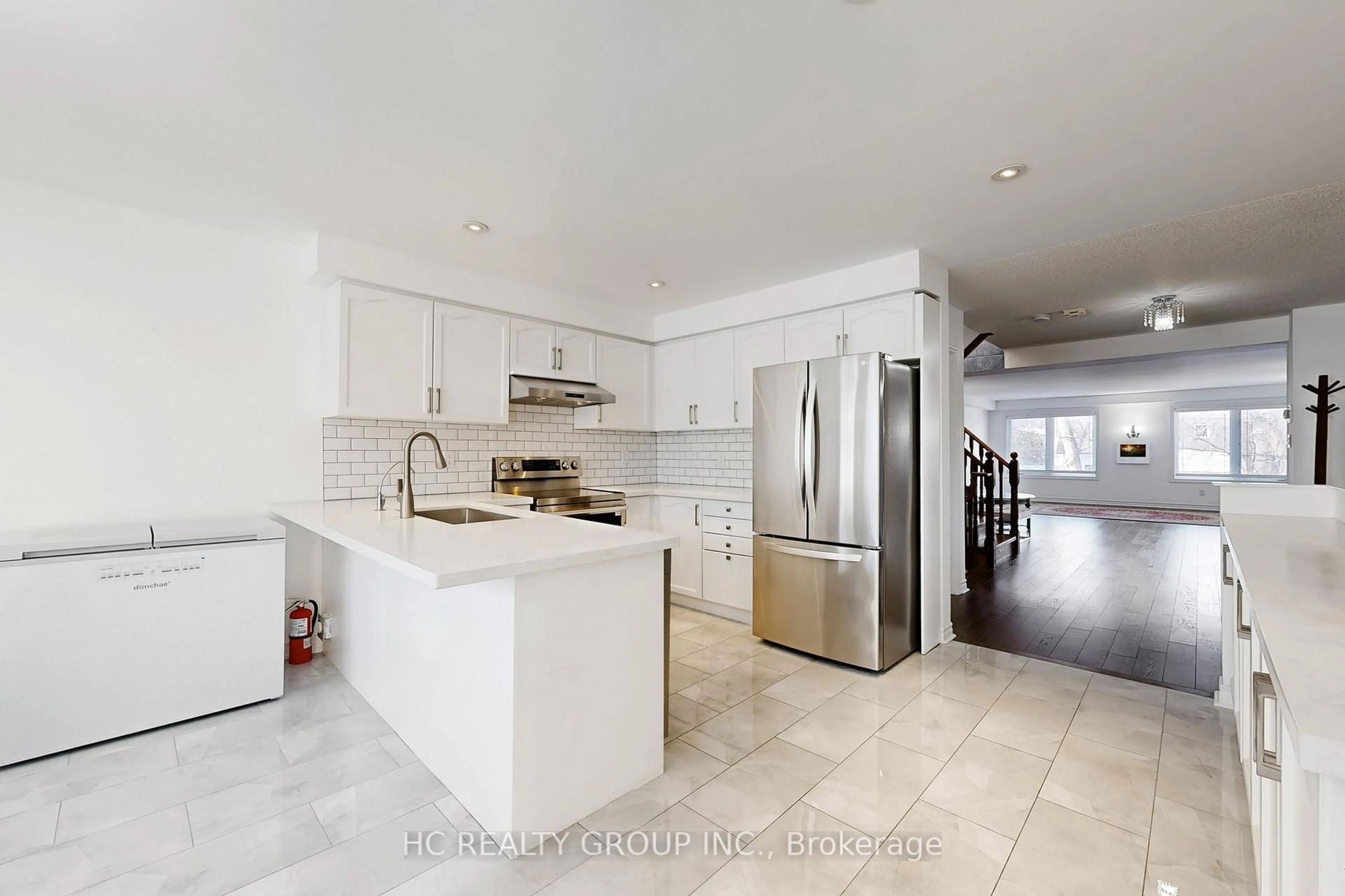 Open concept kitchen, ceramic/tile floor for 204B Finch Ave, Toronto Ontario M2N 4R9