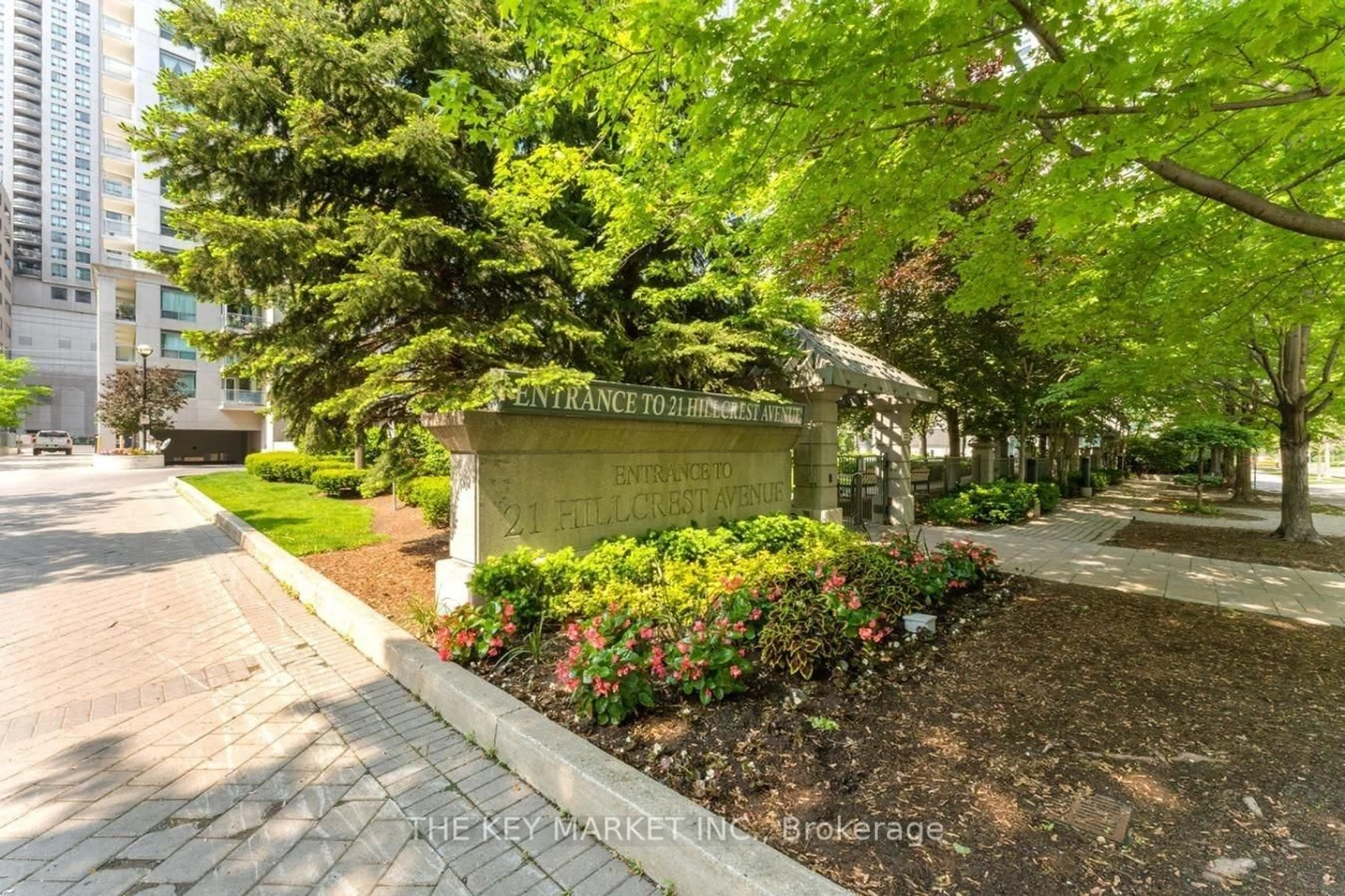 Patio, street for 21 Hillcrest Ave #2007, Toronto Ontario M2N 7K2