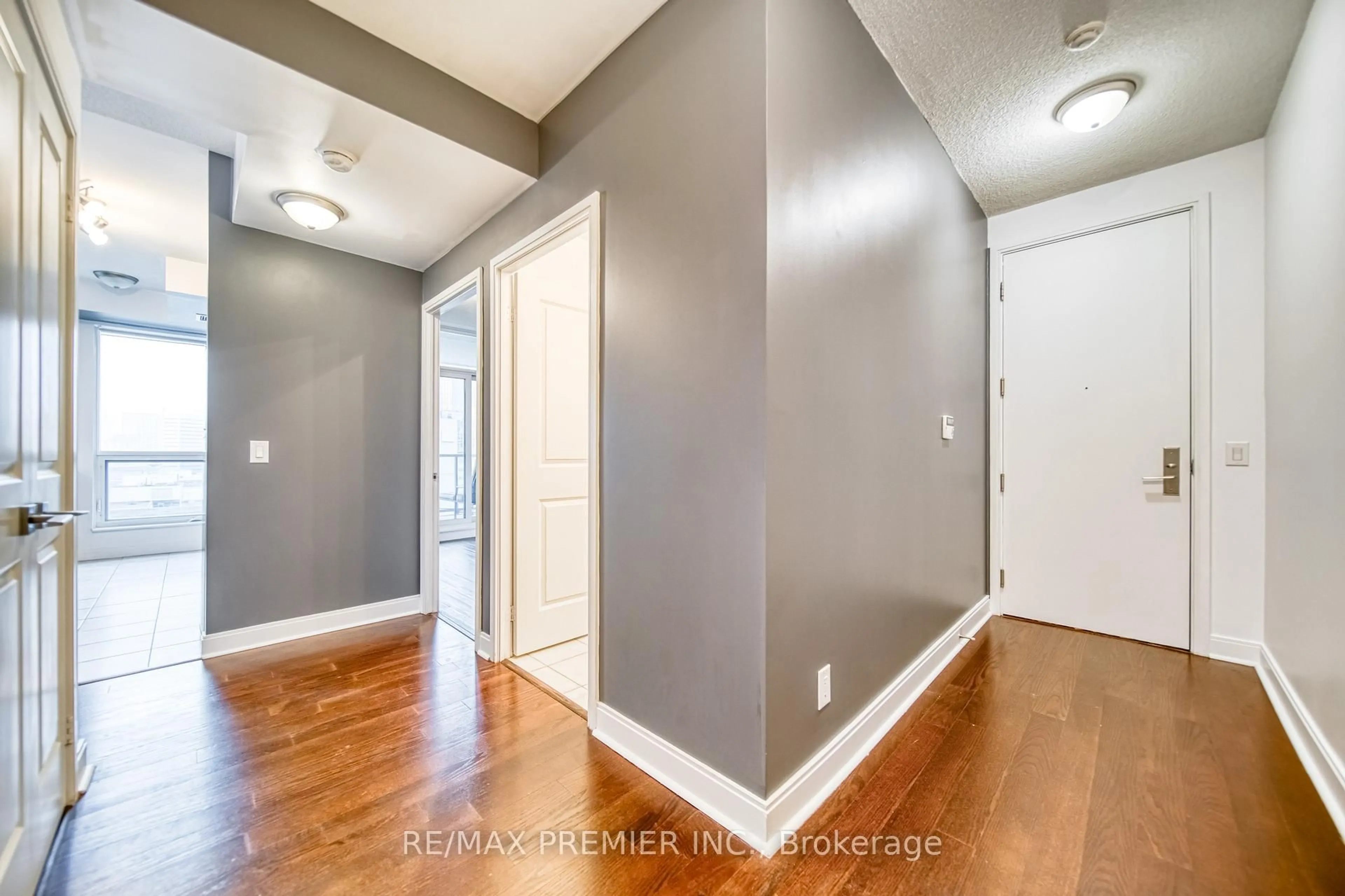 Indoor entryway for 1 Scott St #1404, Toronto Ontario M5E 1A1