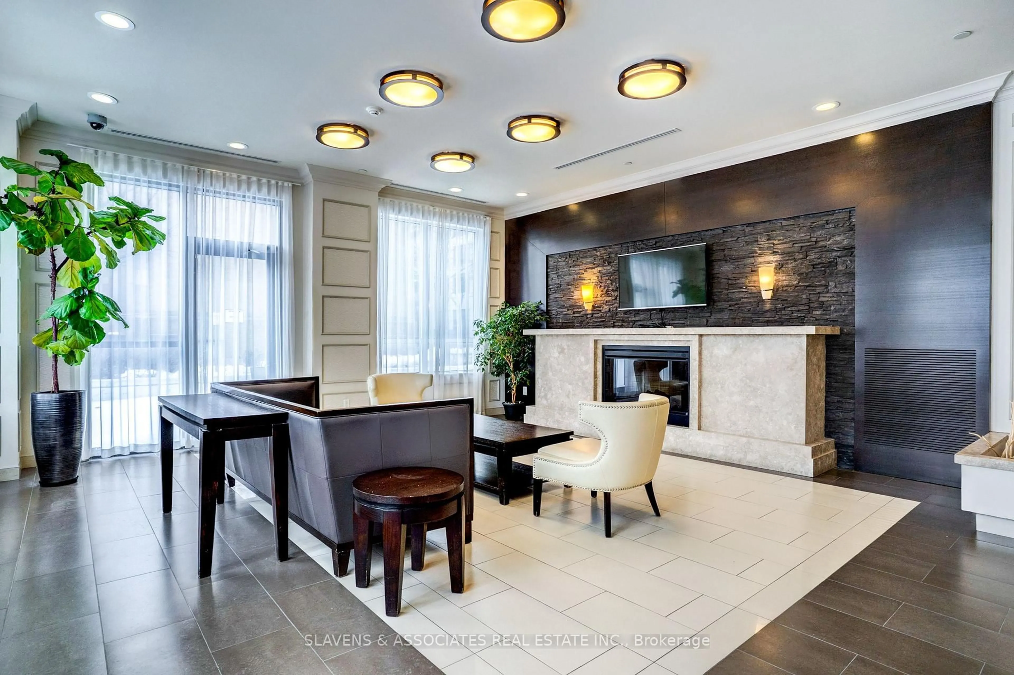 Unknown for 35 Saranac Blvd #630, Toronto Ontario M6A 2G4