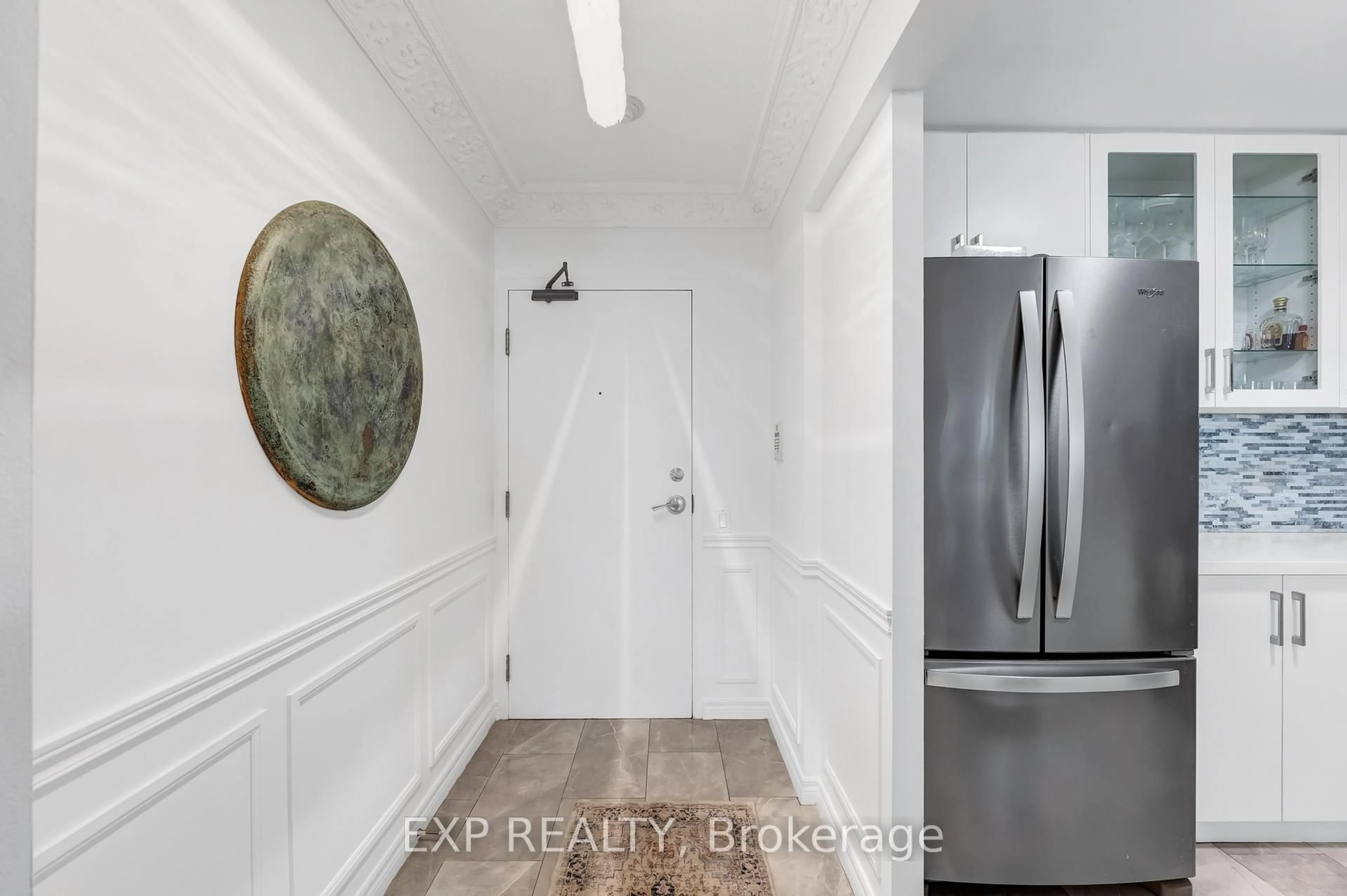 Unknown for 2 Covington Rd #810, Toronto Ontario M6A 3E2