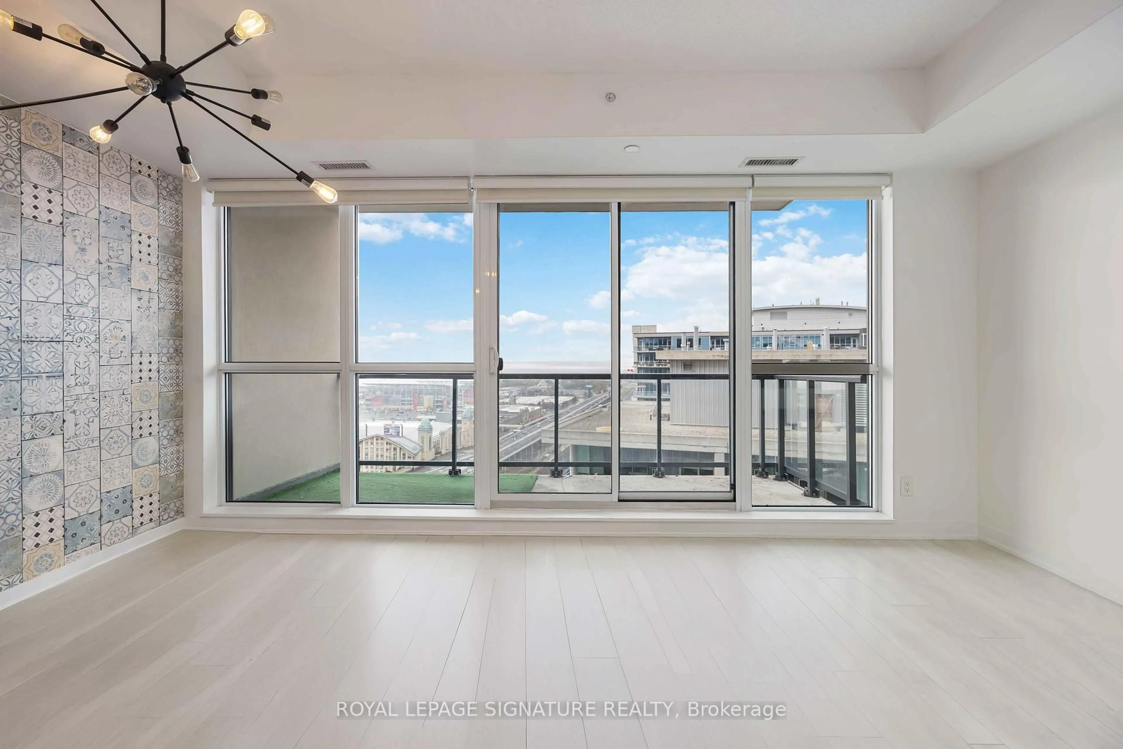 Indoor foyer for 51 East Liberty St #2215, Toronto Ontario M6K 3P8