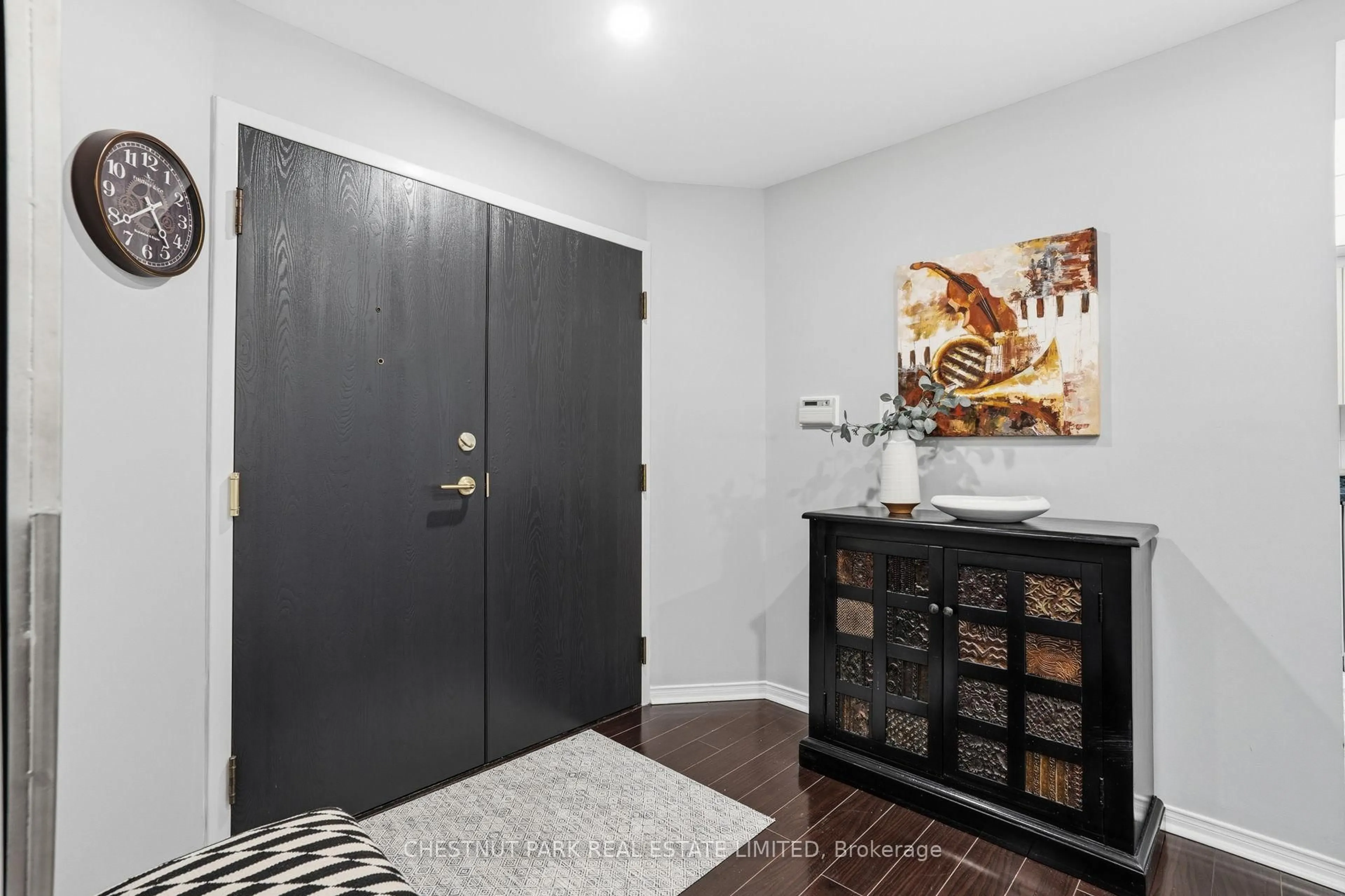 Indoor entryway for 211 St Patrick St #1206, Toronto Ontario M5T 2Y9