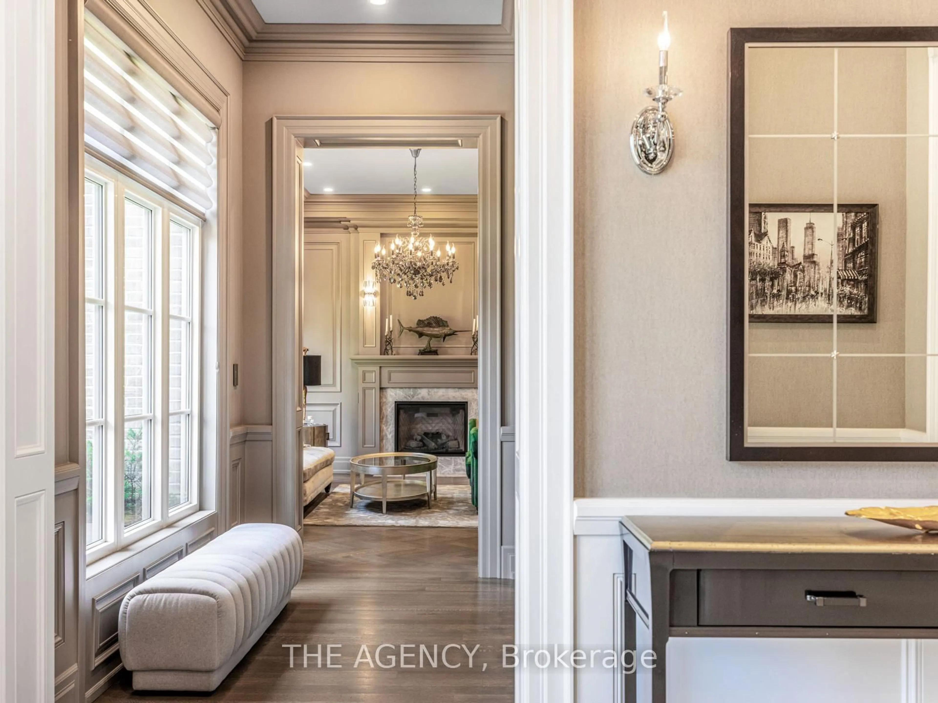 Indoor entryway for 1 Suncrest Dr, Toronto Ontario M3C 2L1