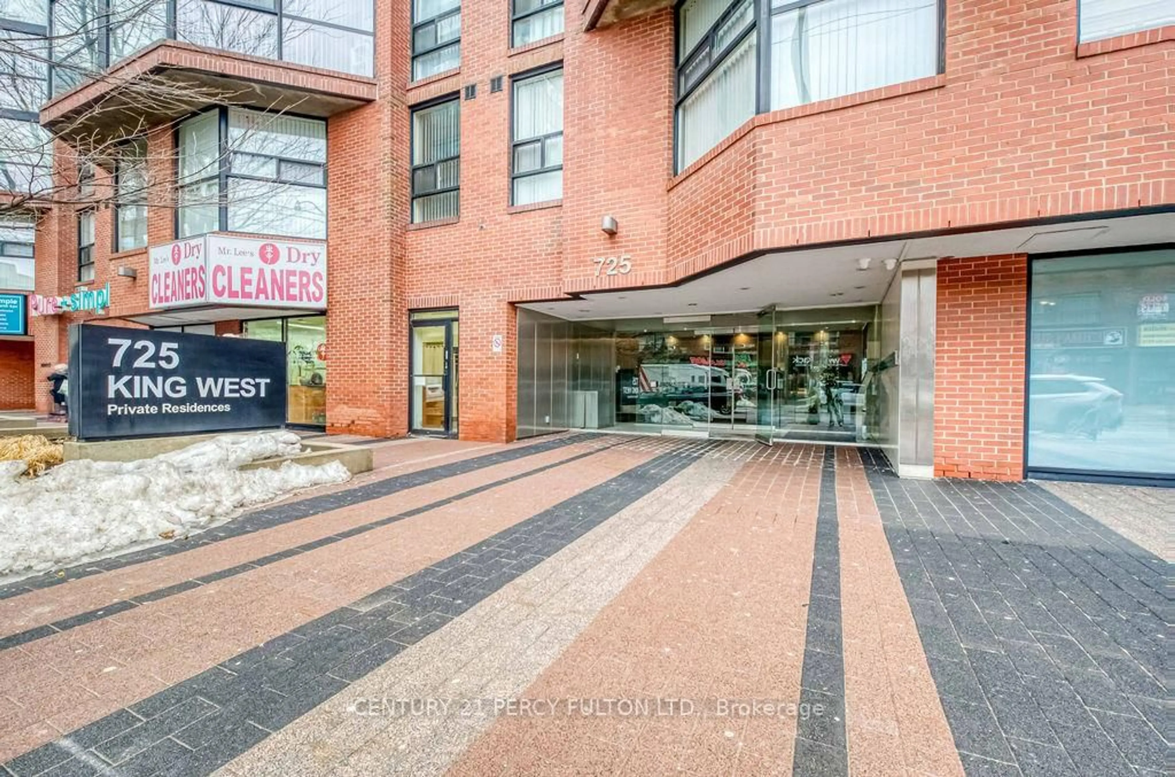 Indoor foyer for 725 King St #1201, Toronto Ontario M5V 2W9