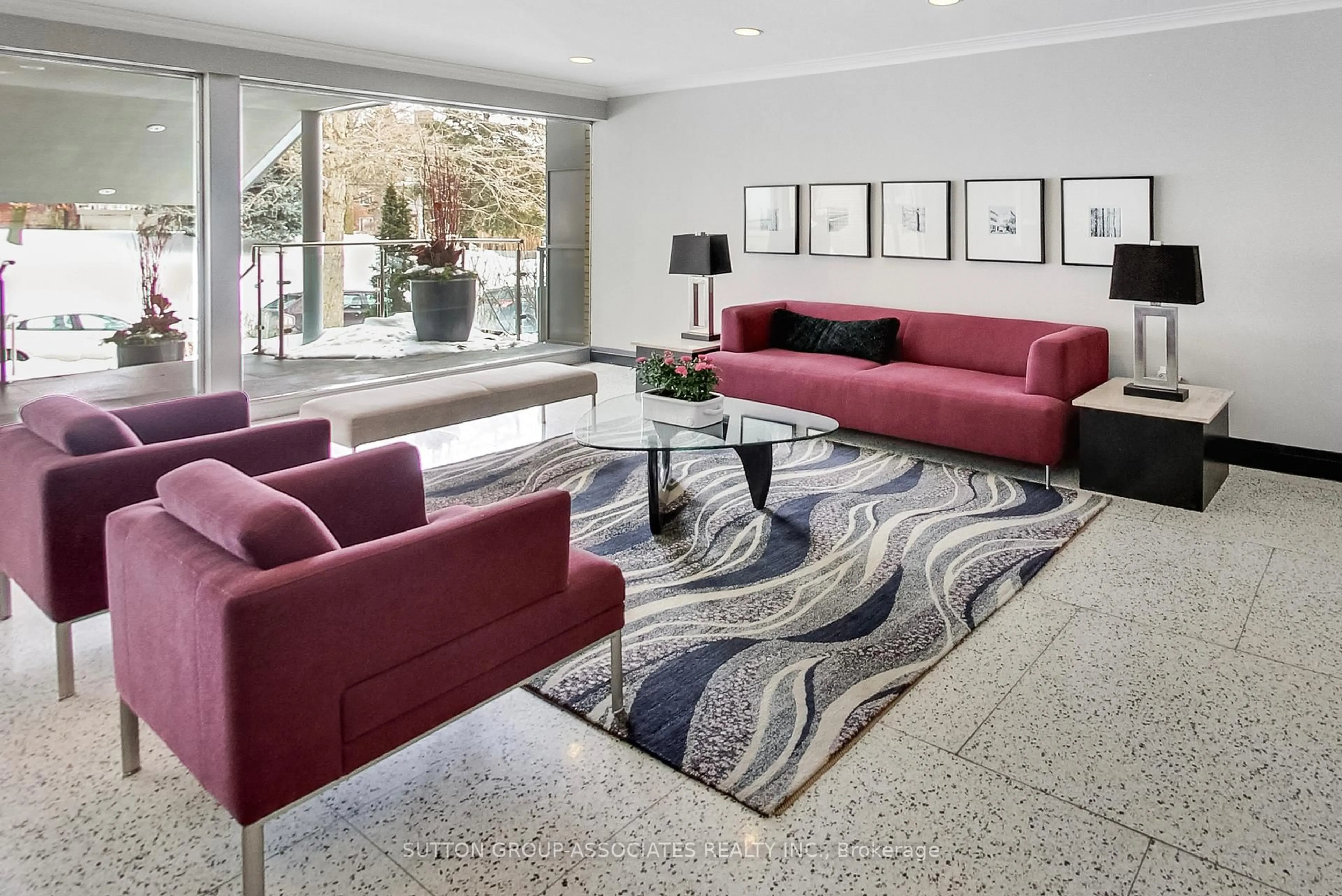 Lobby for 40 Glen Rd #204, Toronto Ontario M4W 2V1