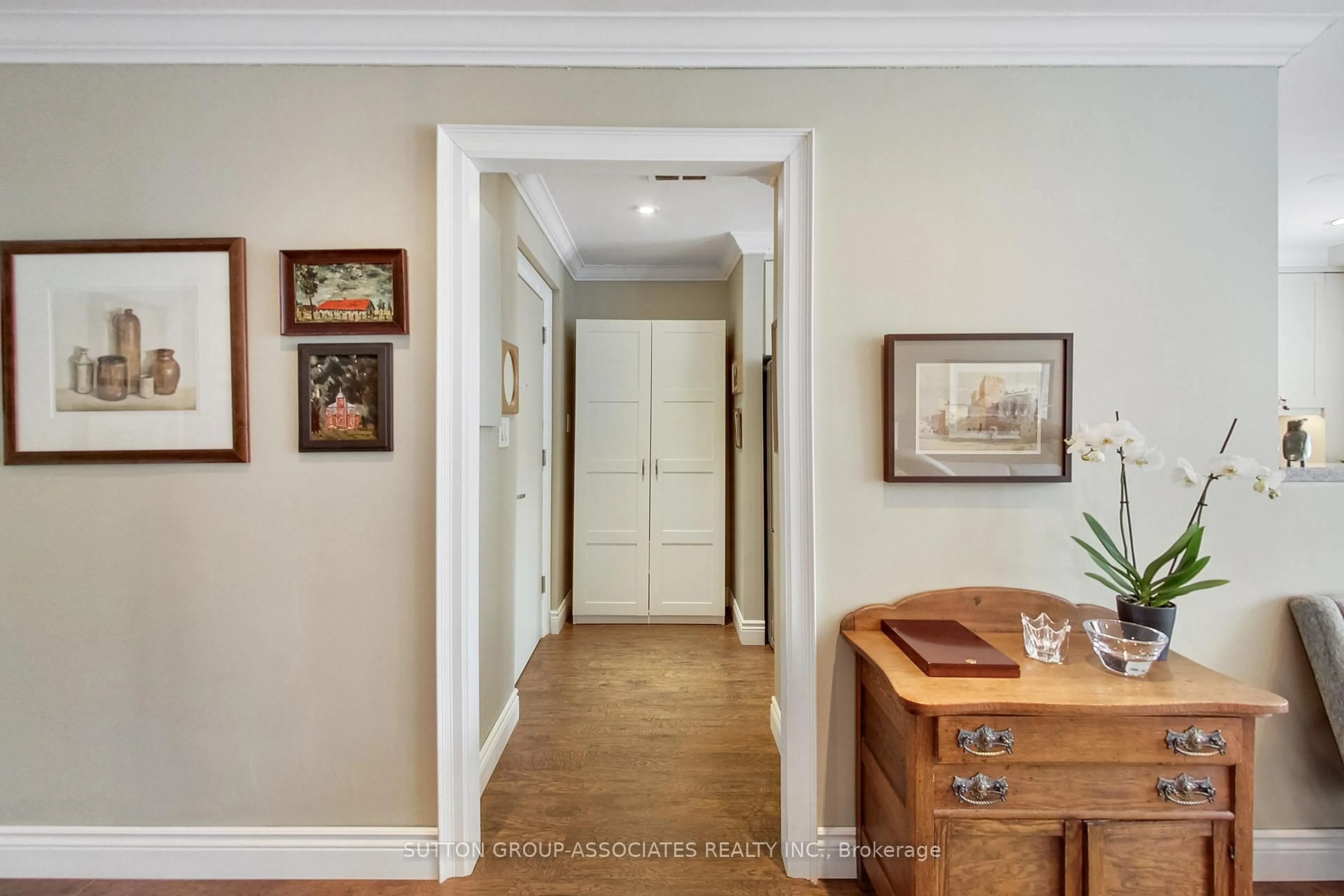 Indoor entryway for 40 Glen Rd #204, Toronto Ontario M4W 2V1