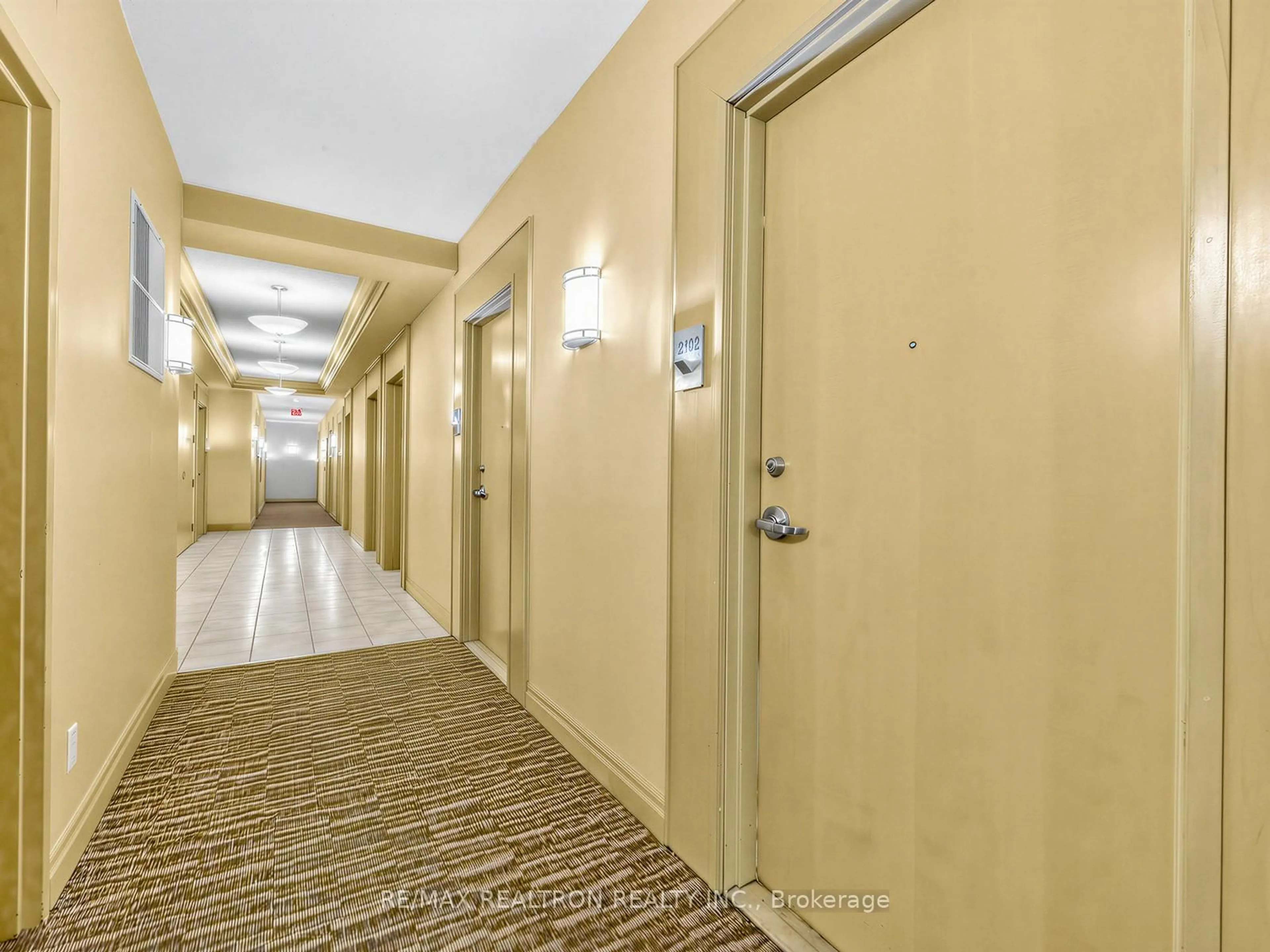 Indoor foyer for 60 Byng Ave #2102, Toronto Ontario M2N 7K3