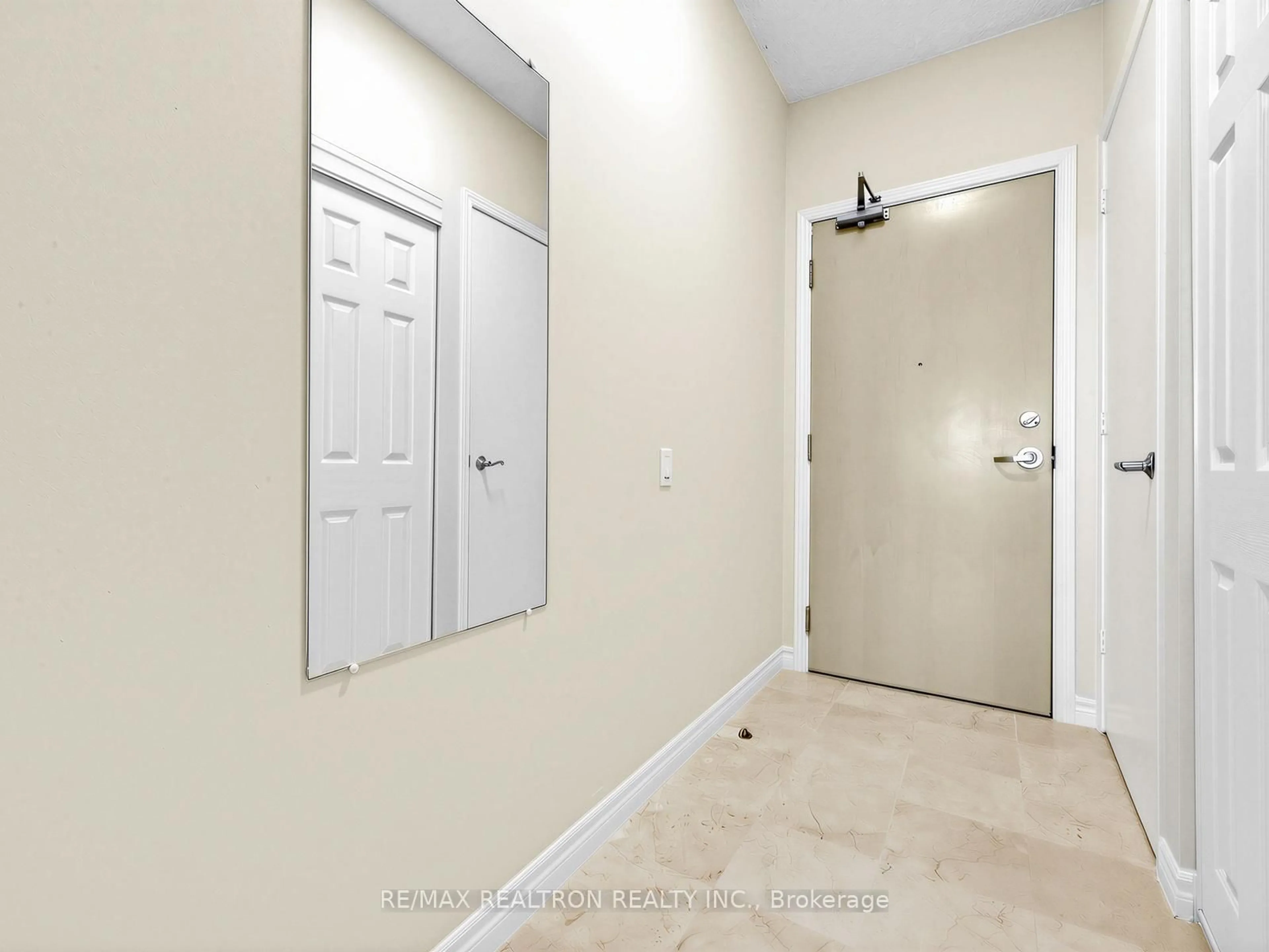 Indoor entryway for 60 Byng Ave #2102, Toronto Ontario M2N 7K3