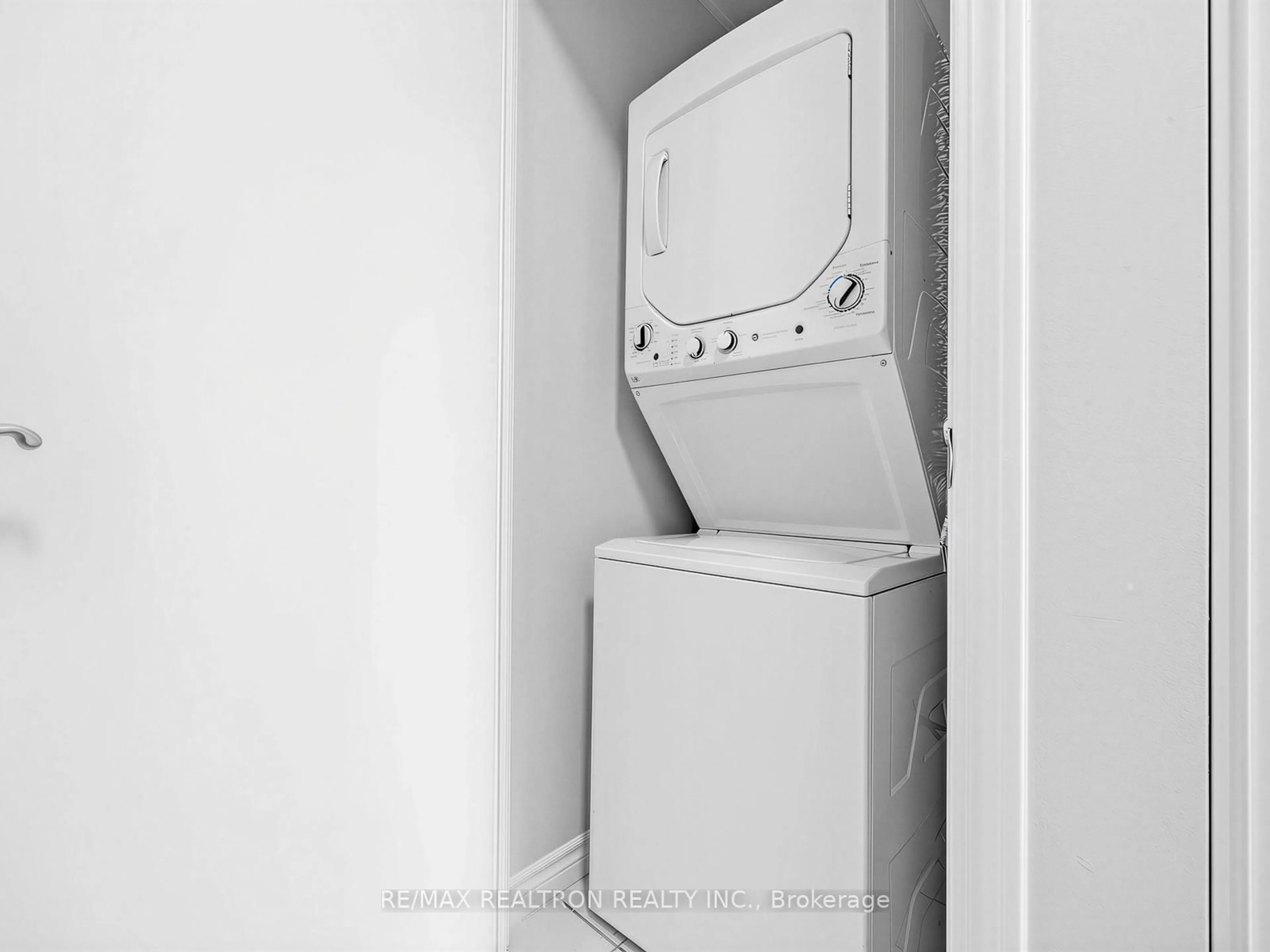 Laundry room for 60 Byng Ave #2102, Toronto Ontario M2N 7K3