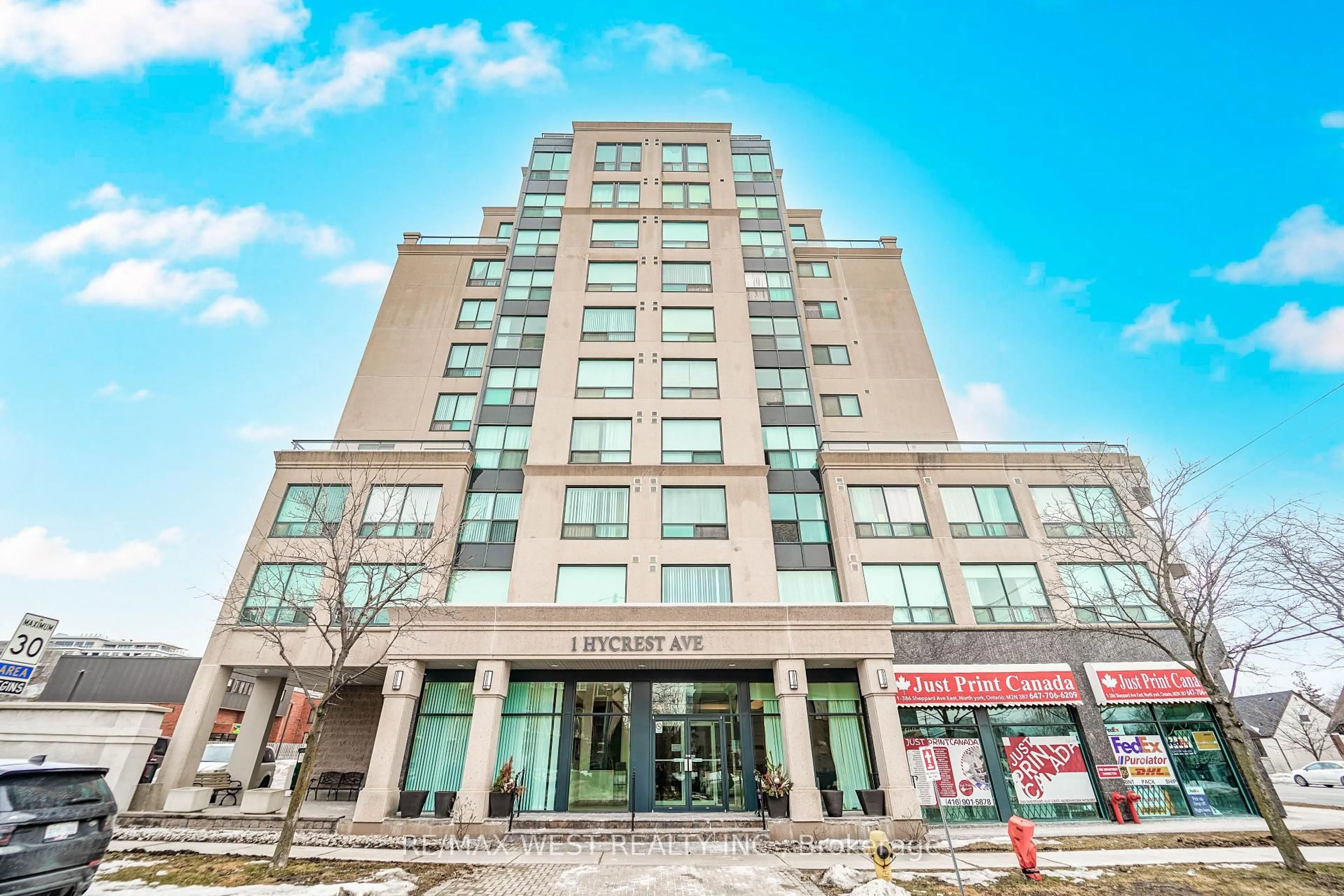 Indoor foyer for 1 Hycrest Ave #602, Toronto Ontario M2N 6V8