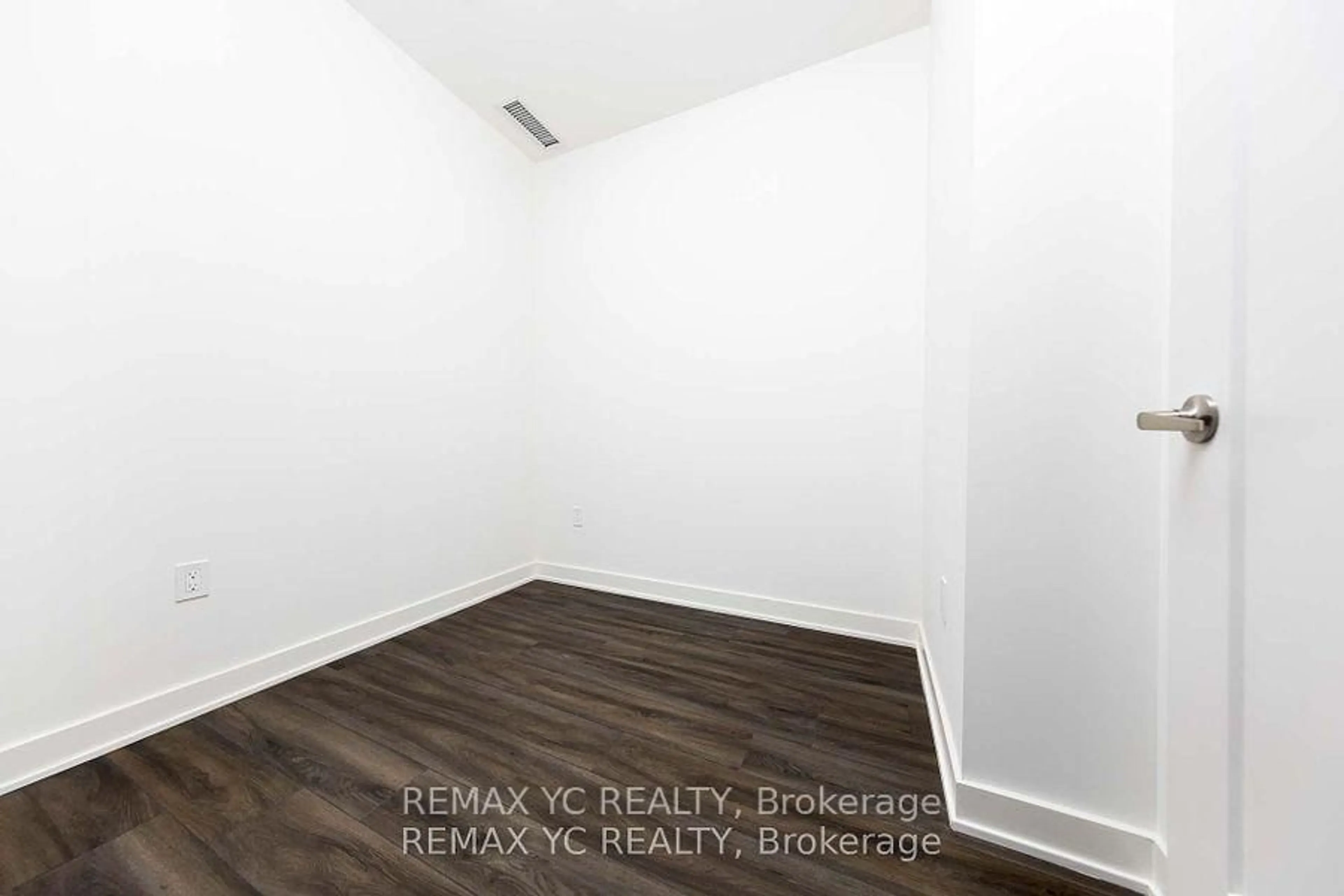 A pic of a room for 135 Lower Sherbourne St #1939, Toronto Ontario M5A 1Y4
