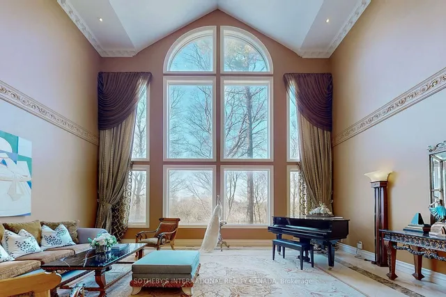 28 Glenorchy Rd, Toronto 3
