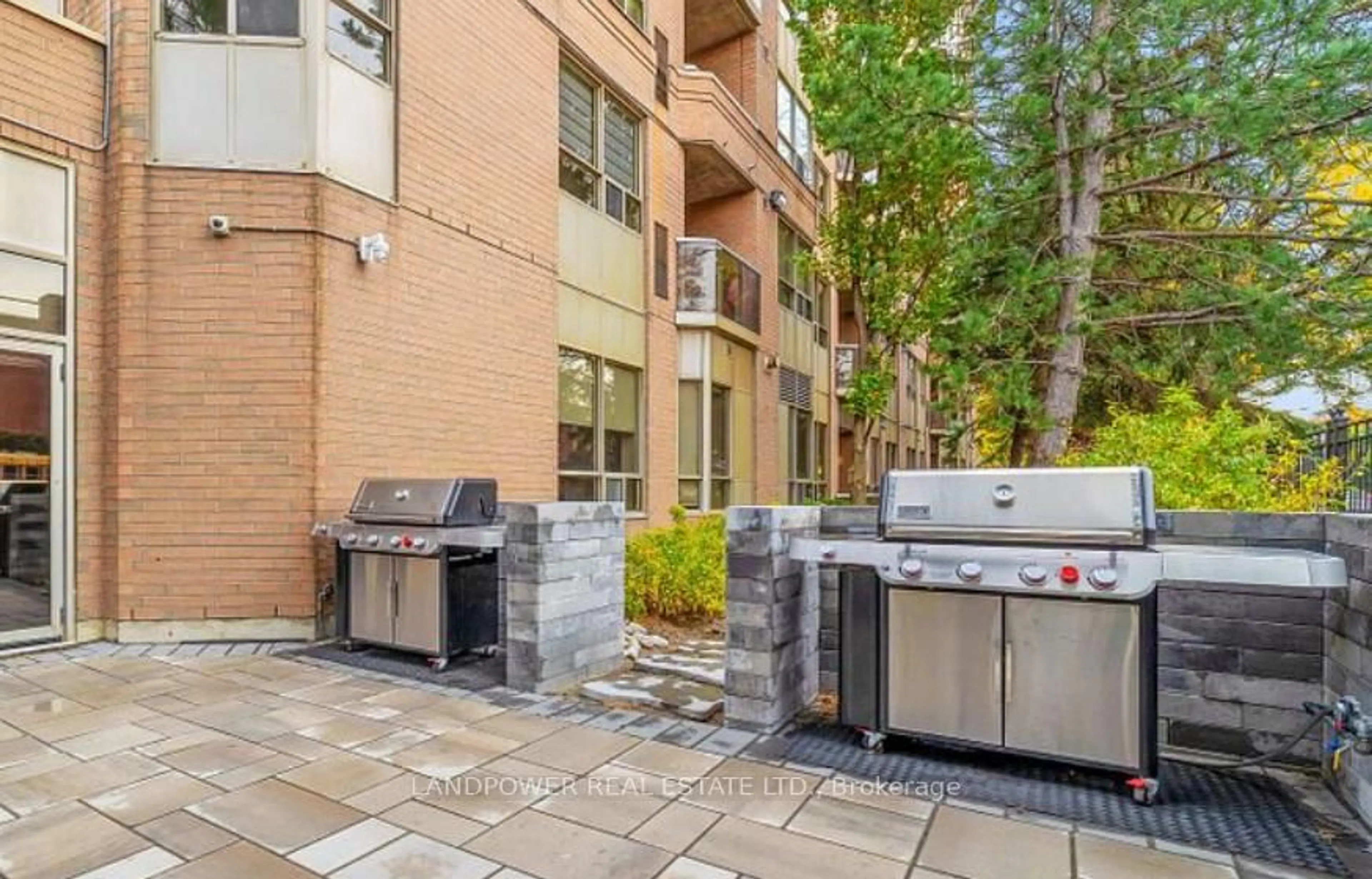 Patio, street for 265 Ridley Blvd #801, Toronto Ontario M5M 4N8