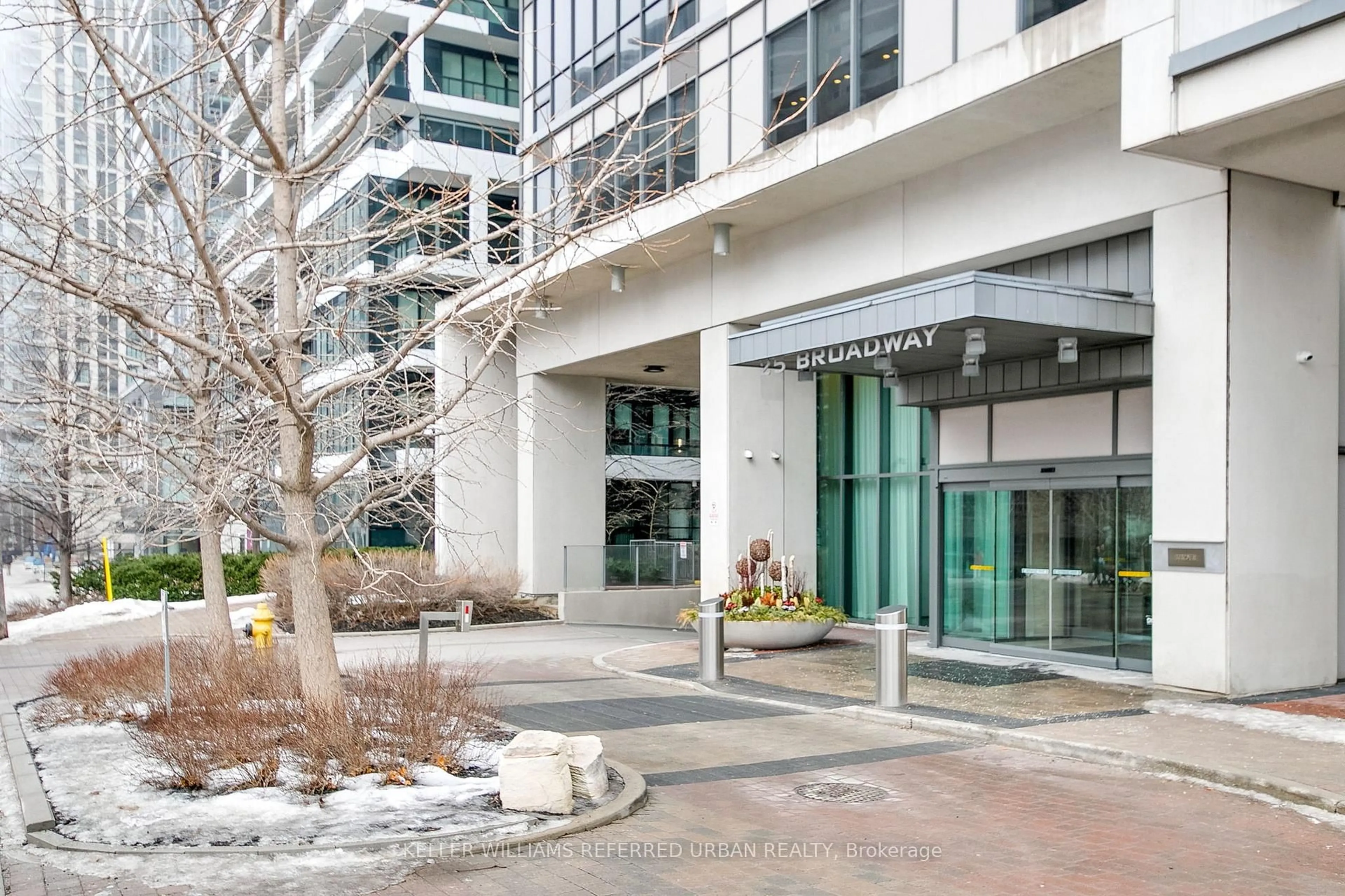 Indoor foyer for 25 Broadway Ave #1502, Toronto Ontario M4P 1T7