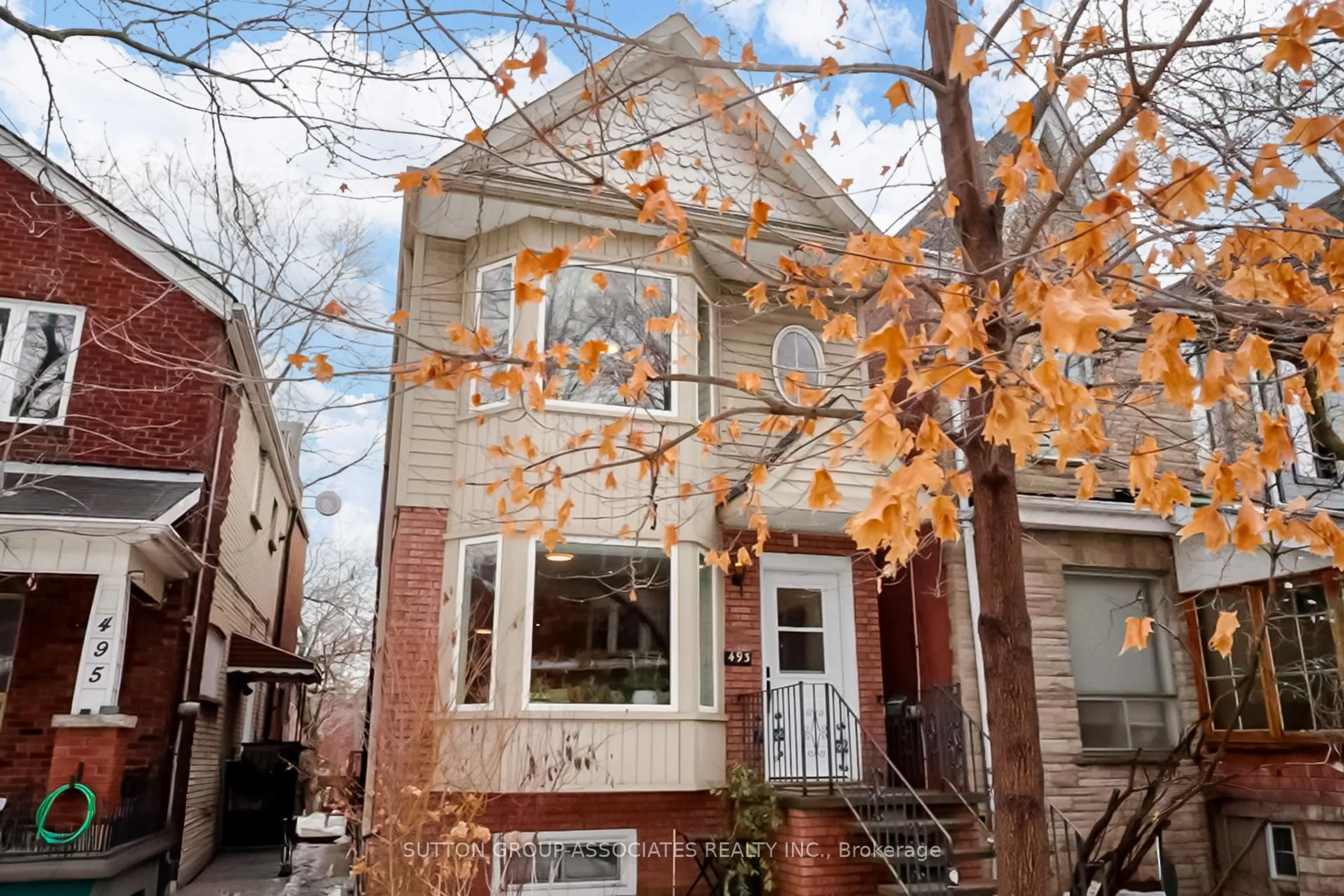 Home with brick exterior material, street for 493 Clinton St, Toronto Ontario M6G 2Z3