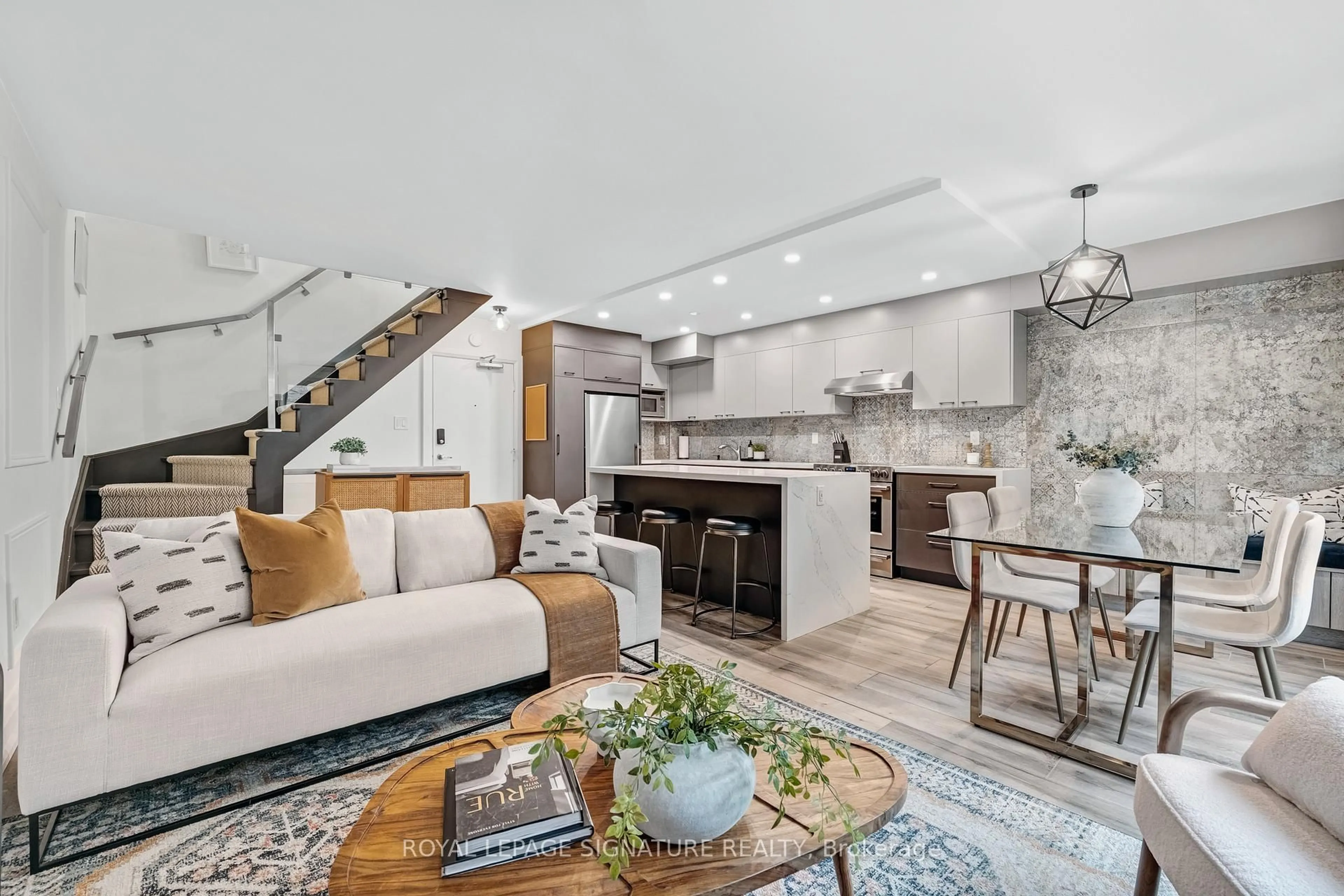 Open concept kitchen, unknown for 28 Admiral Rd #8, Toronto Ontario M5R 2L5