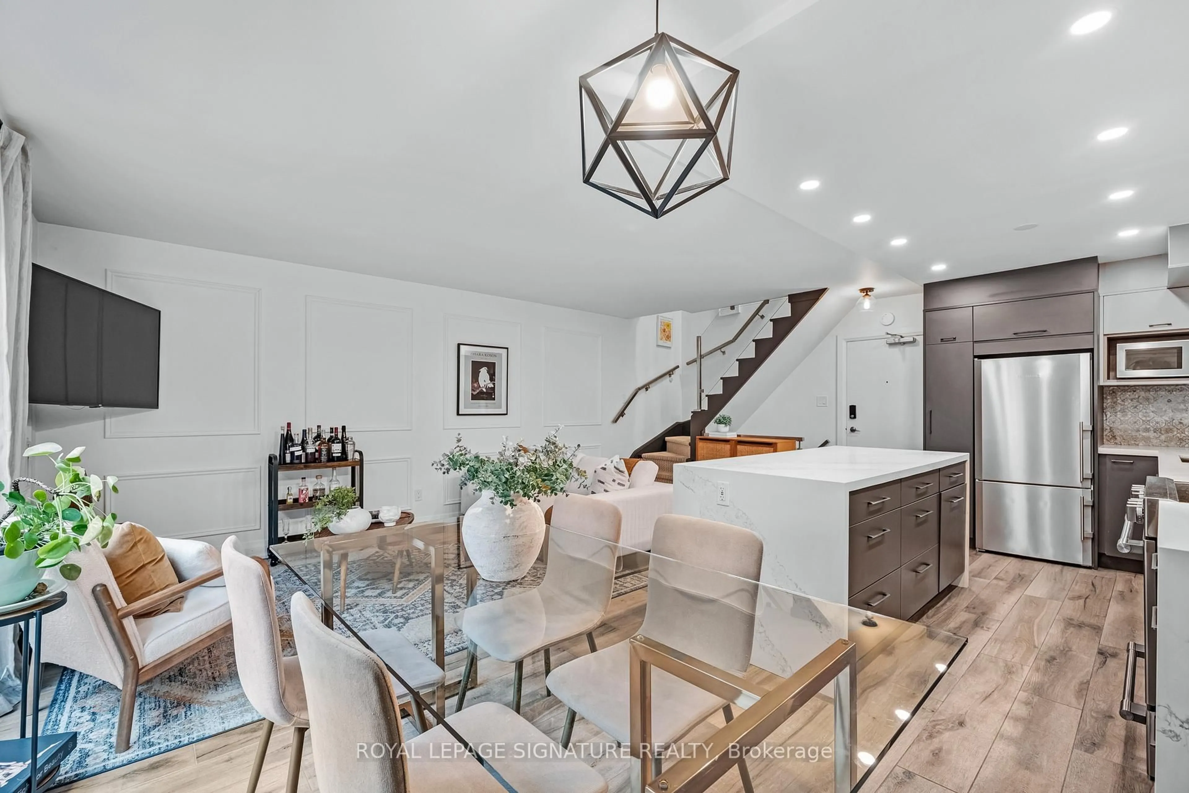 Open concept kitchen, unknown for 28 Admiral Rd #8, Toronto Ontario M5R 2L5