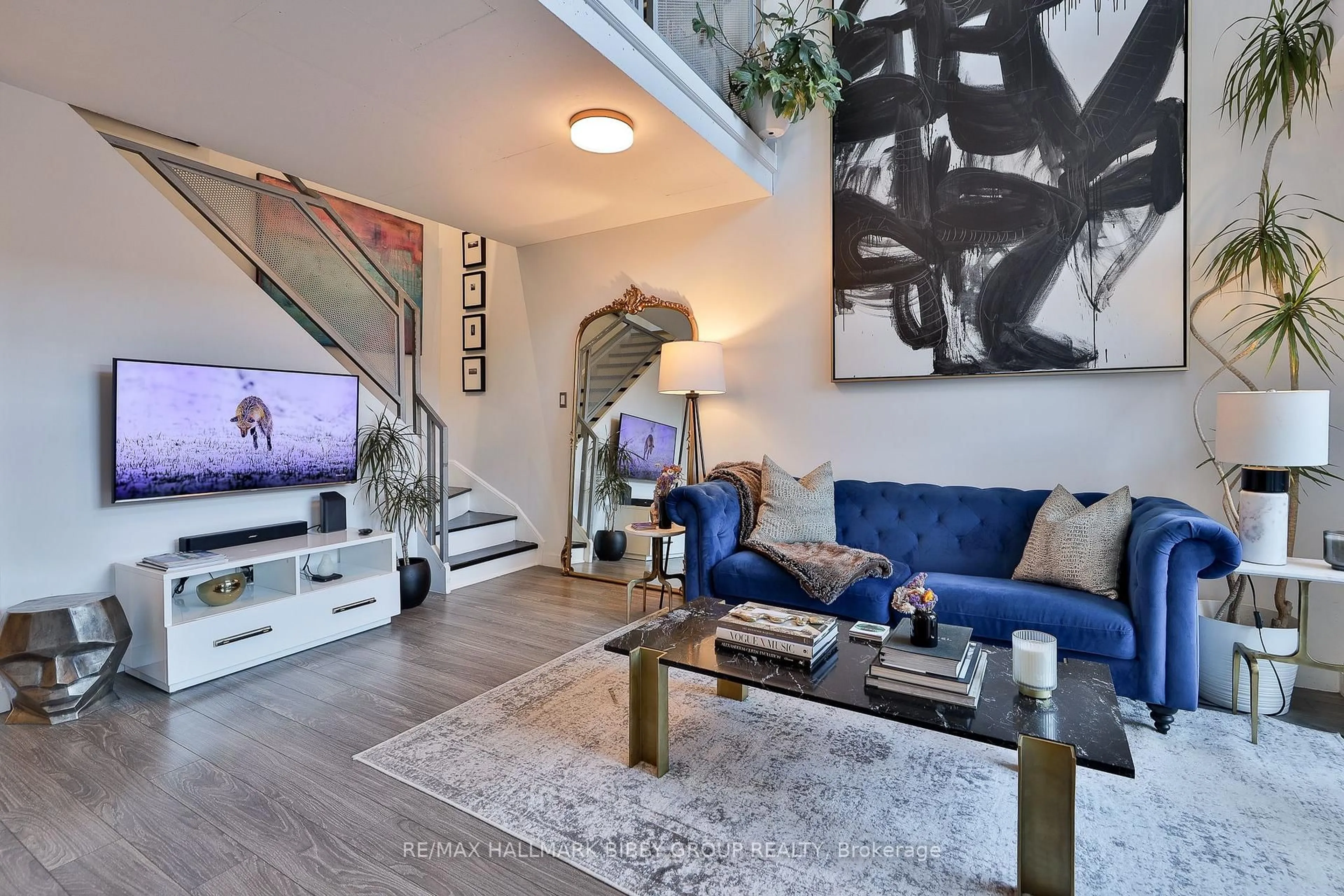 Living room with furniture, unknown for 800 King St #215, Toronto Ontario M5V 3M7