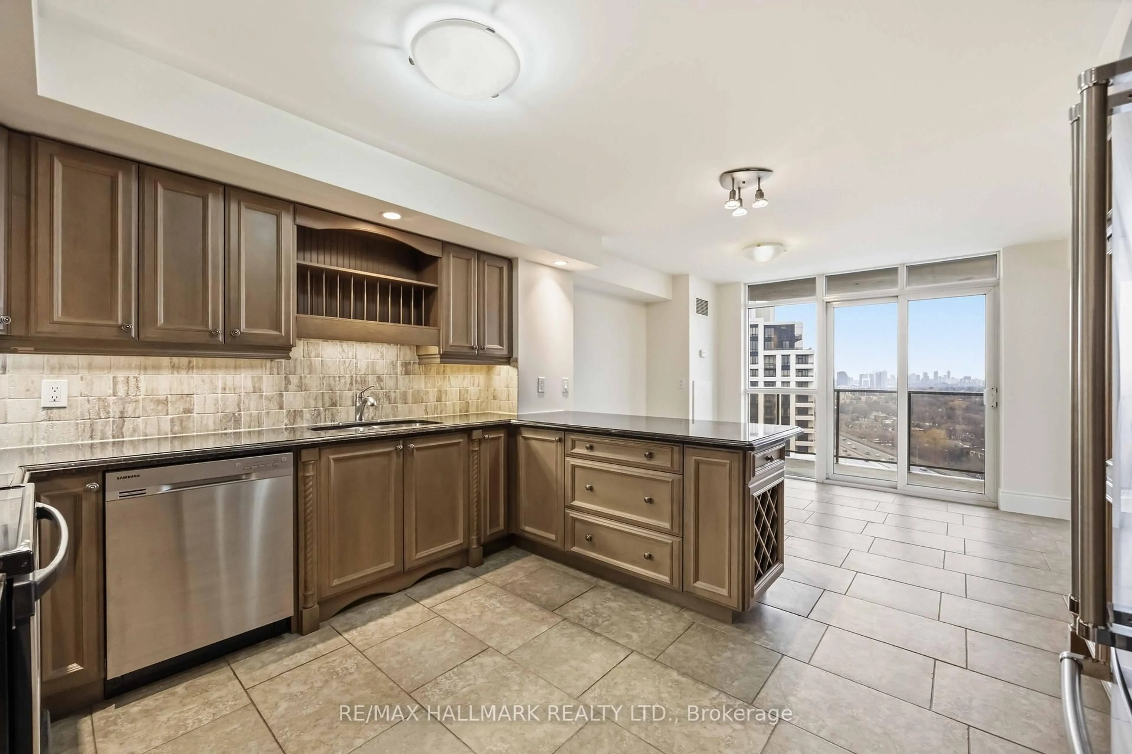 Open concept kitchen, ceramic/tile floor for 80 Harrison Garden Blvd #1821, Toronto Ontario M2N 7E3