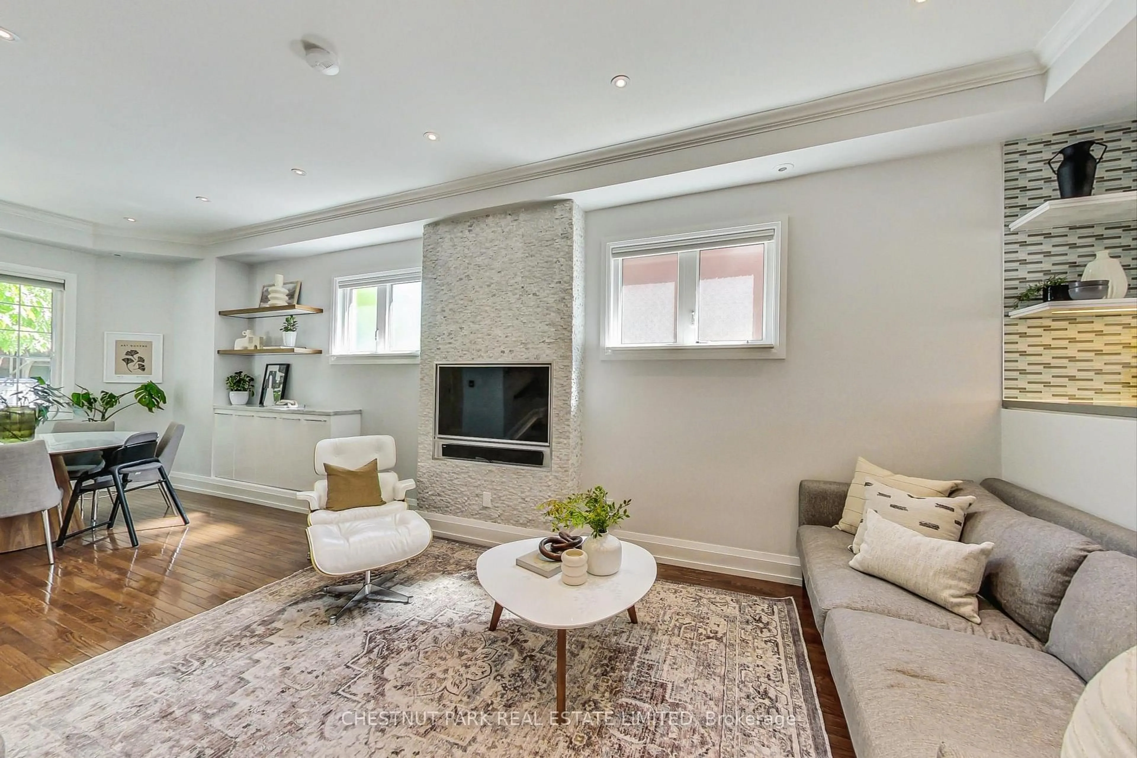 Living room with furniture, unknown for 19 Earl St, Toronto Ontario M4Y 1M4