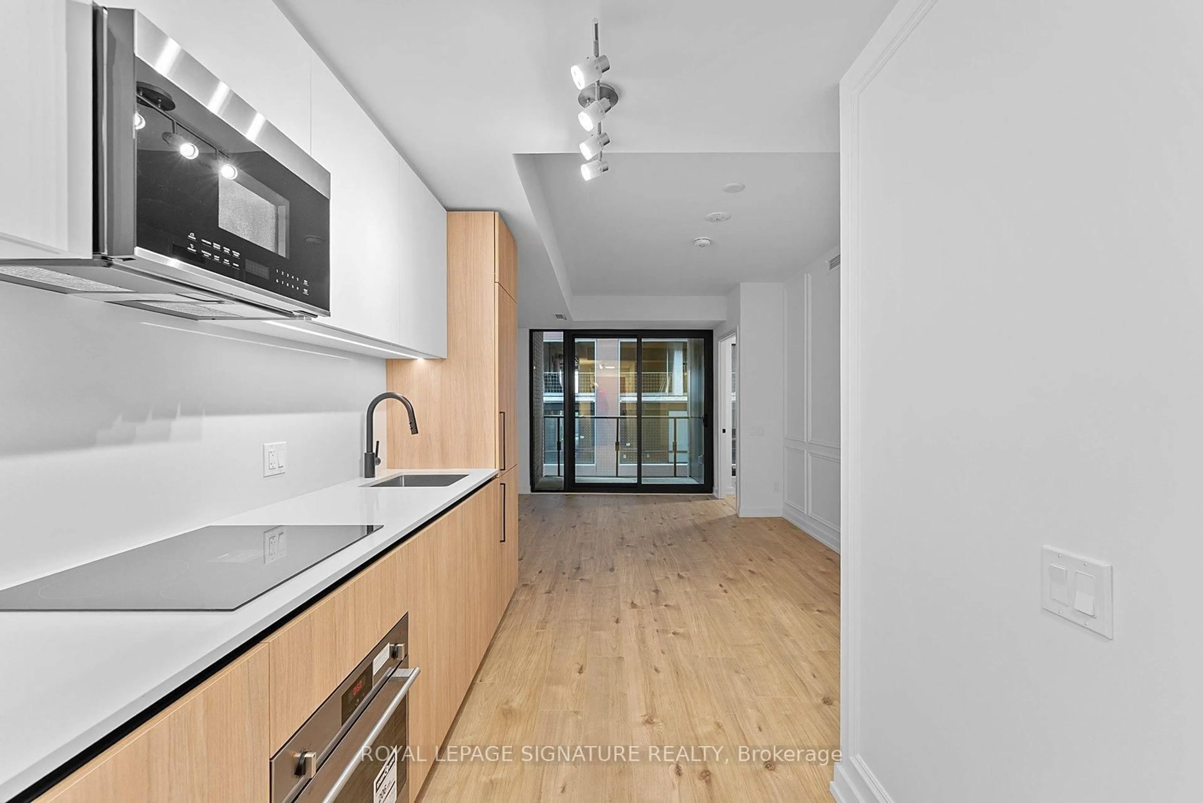 Standard kitchen, unknown for 35 Parliament St #314, Toronto Ontario M5A 0Z5