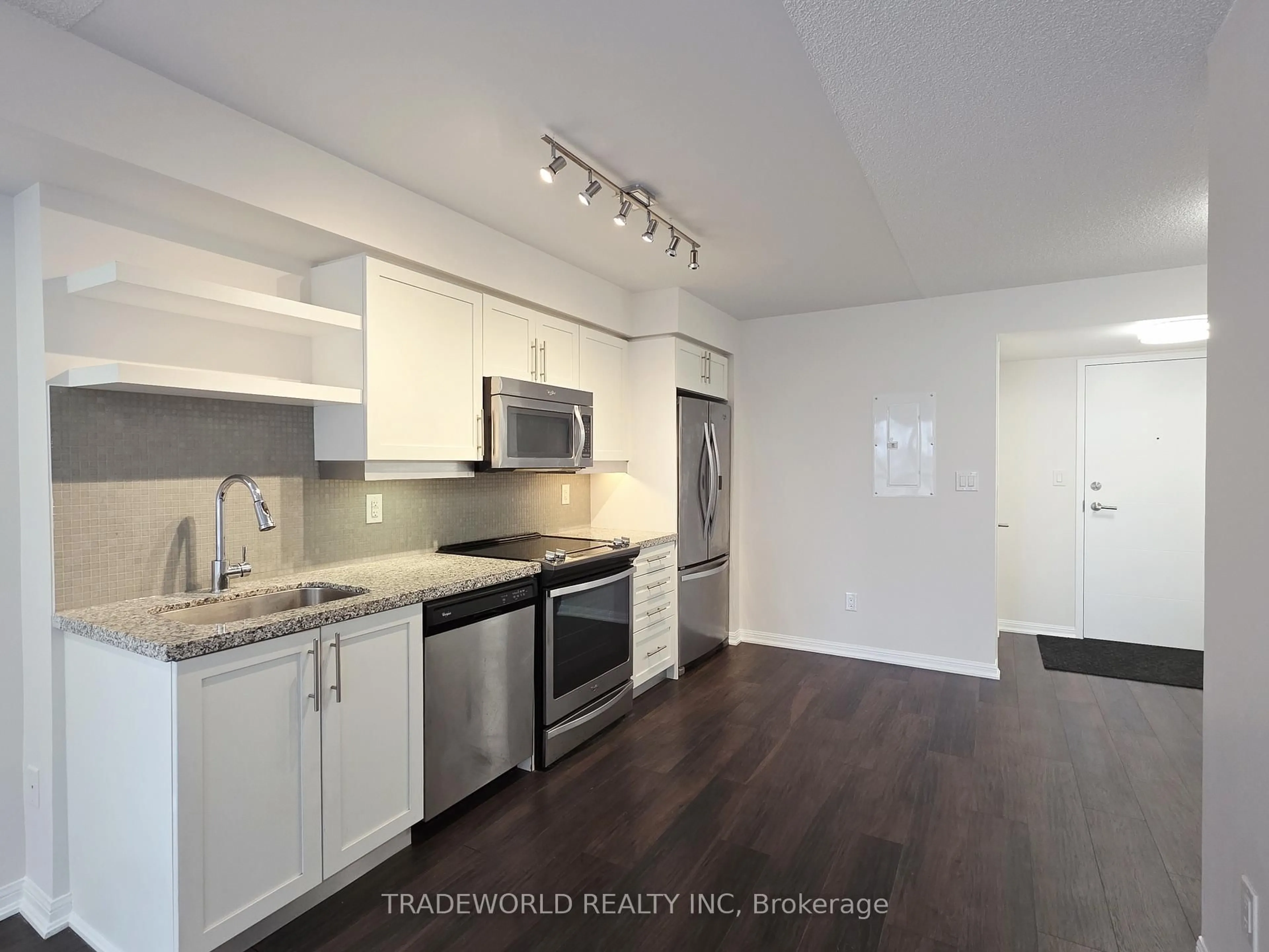 Standard kitchen, unknown for 400 Adelaide St #713, Toronto Ontario M5A 4S3