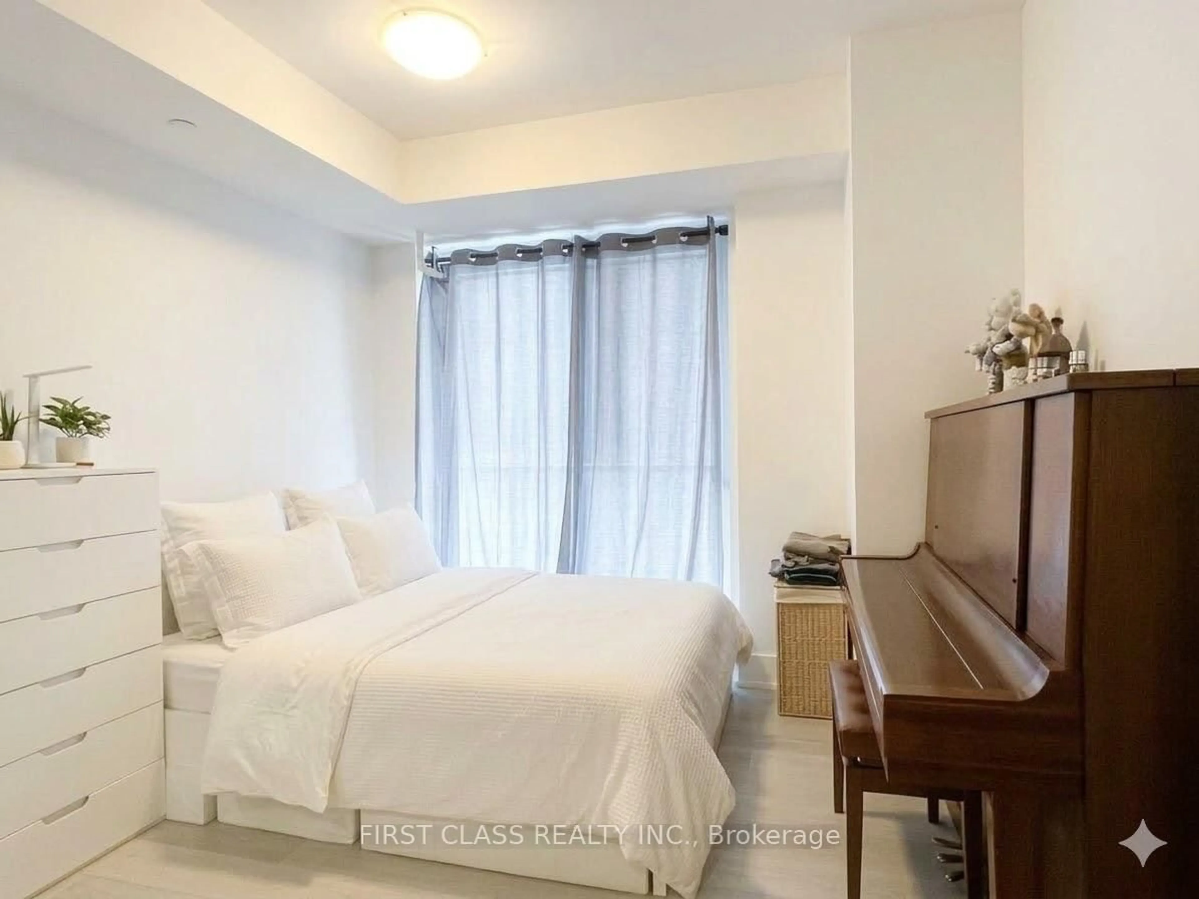 Bedroom with bed, unknown for 200 Bloor St #1405, Toronto Ontario M5S 0B1