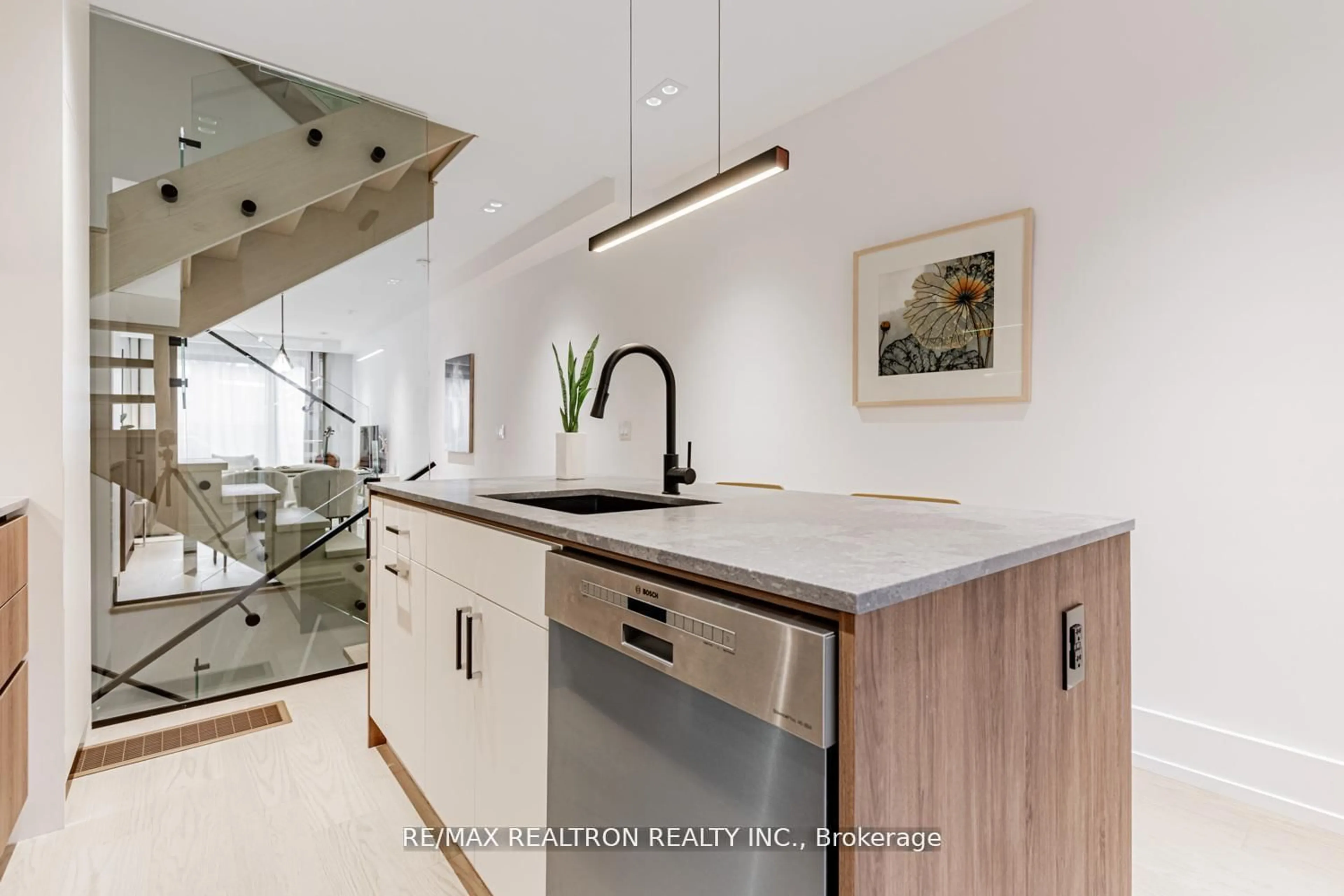 Contemporary kitchen, unknown for 673 Crawford St, Toronto Ontario M6G 3K1