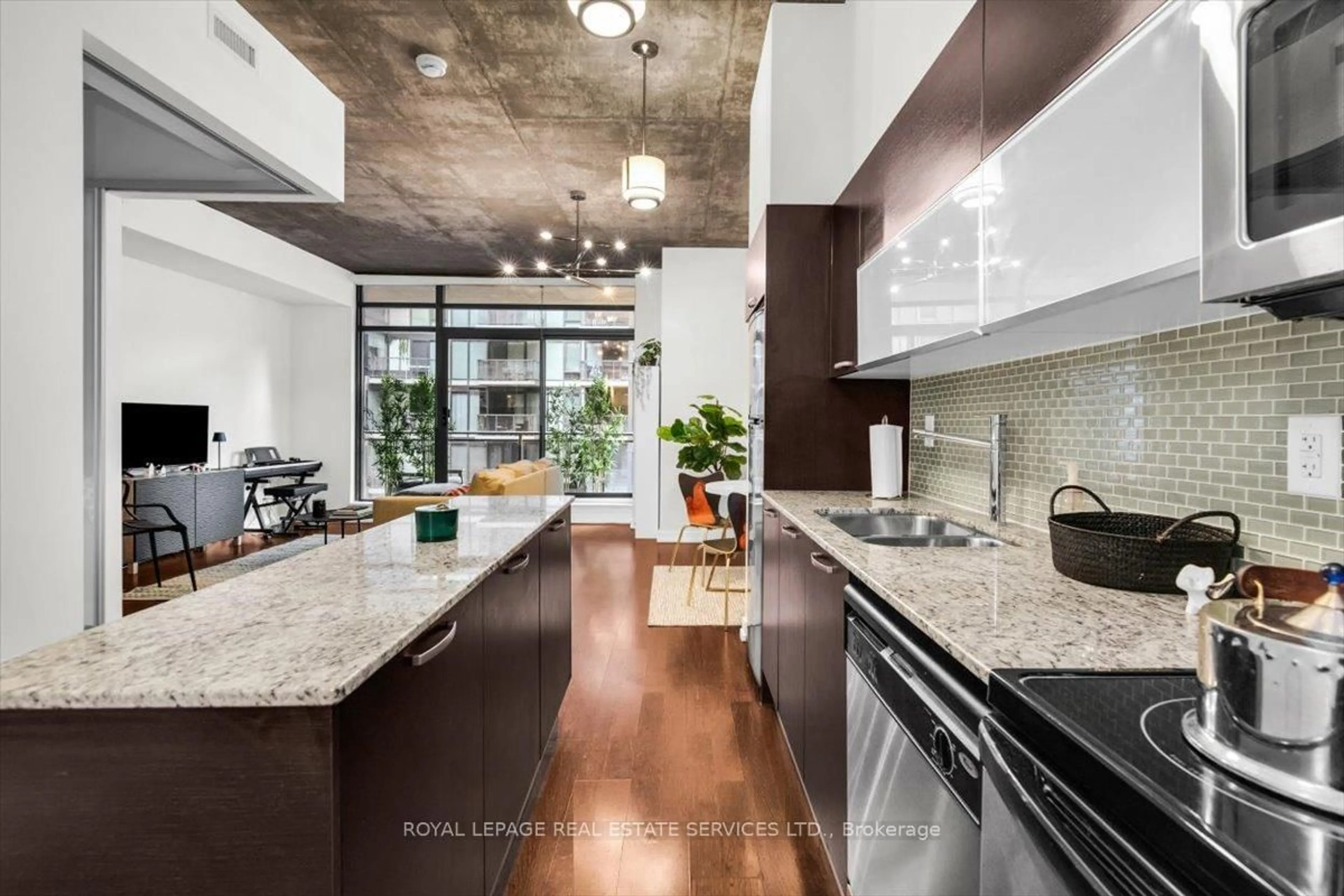 Contemporary kitchen, ceramic/tile floor for 10 Morrison St #409, Toronto Ontario M5V 2T8