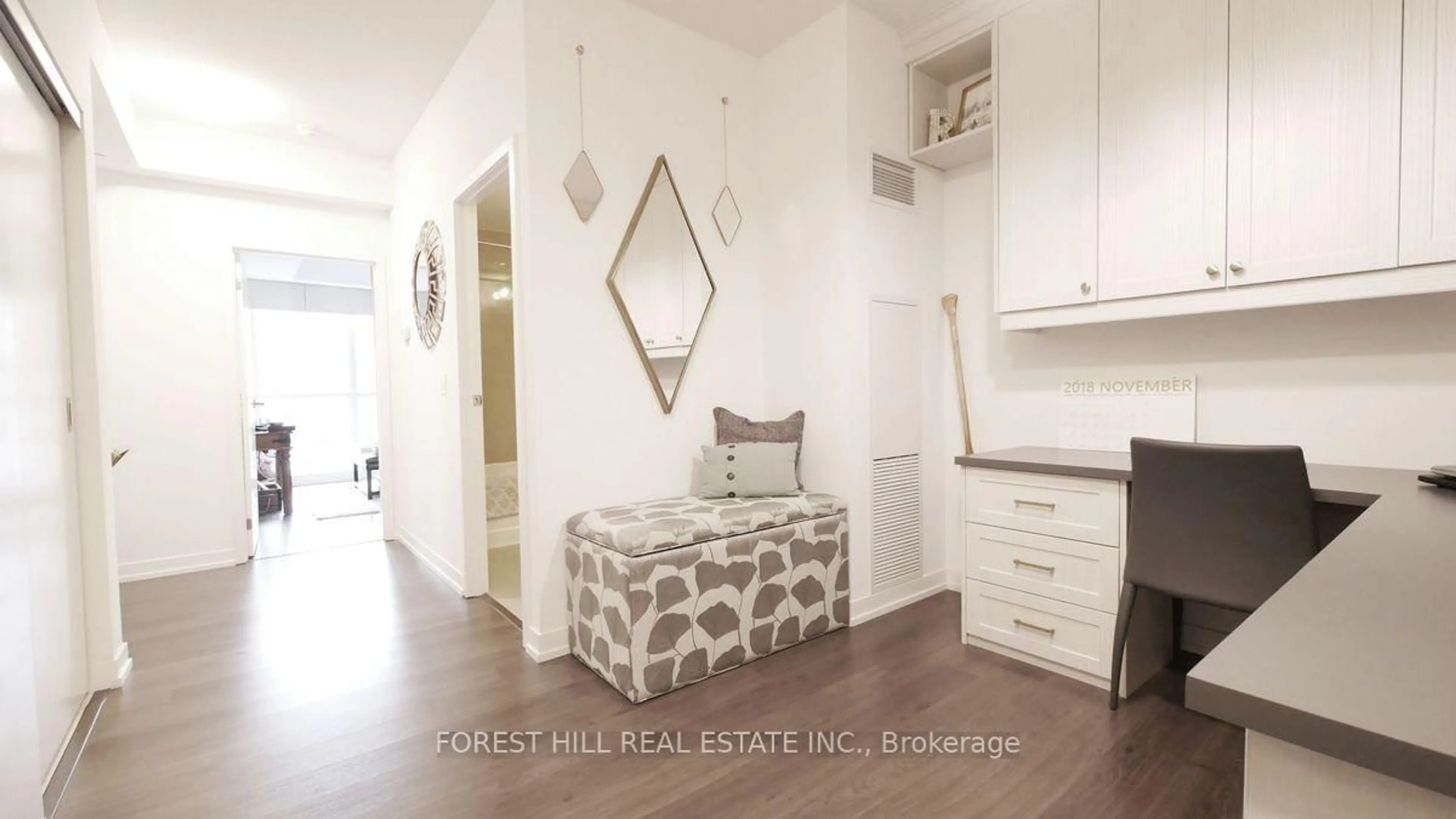 Indoor entryway for 89 DUNFIELD Ave #910, Toronto Ontario M4S 0A4