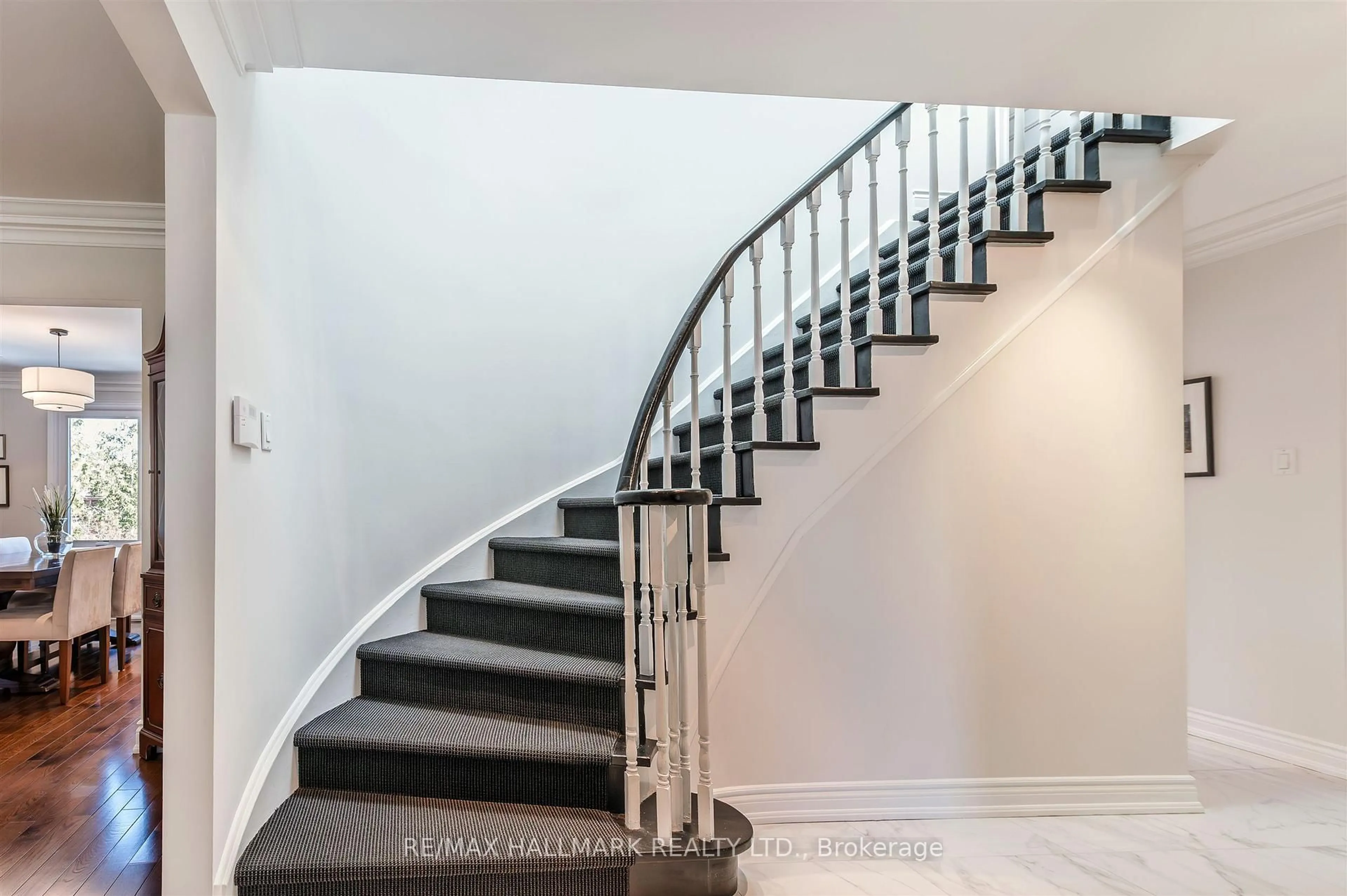 Stairs for 136 Mossgrove Tr, Toronto Ontario M2L 2W5