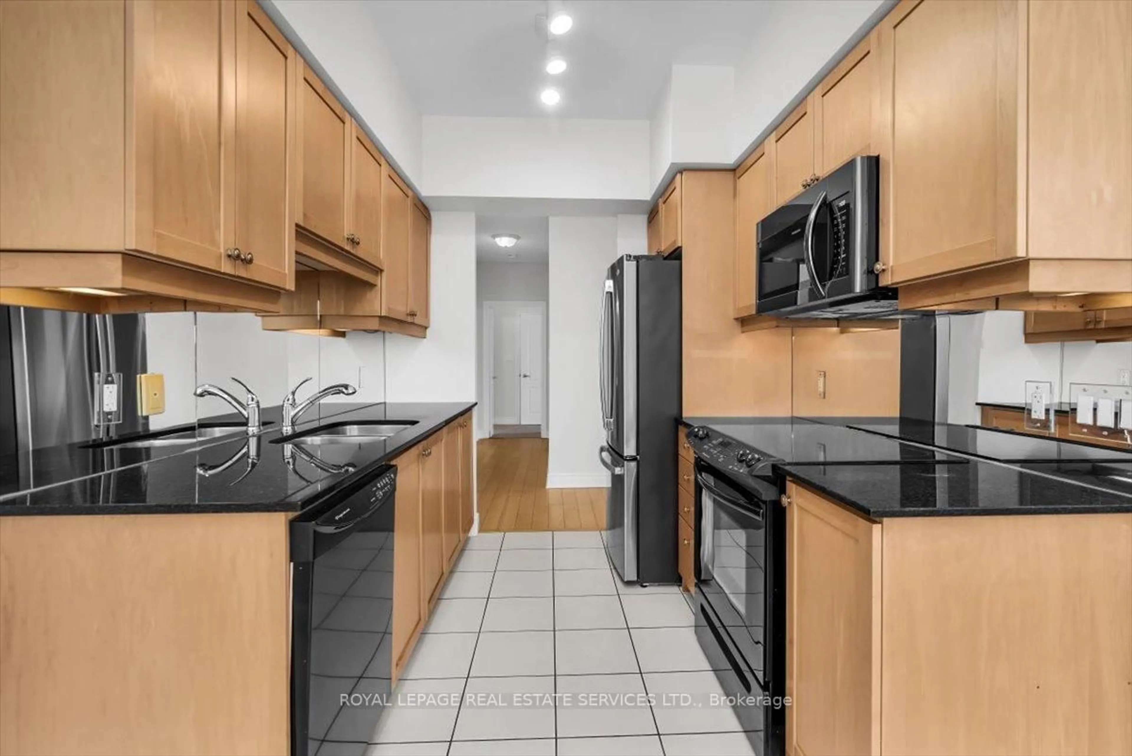 Standard kitchen, unknown for 1105 Leslie St #906, Toronto Ontario M3C 4G9