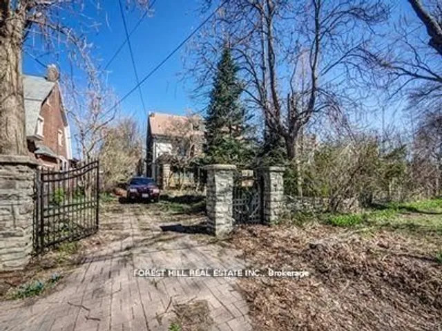 132 Blythwood Rd, Toronto 2