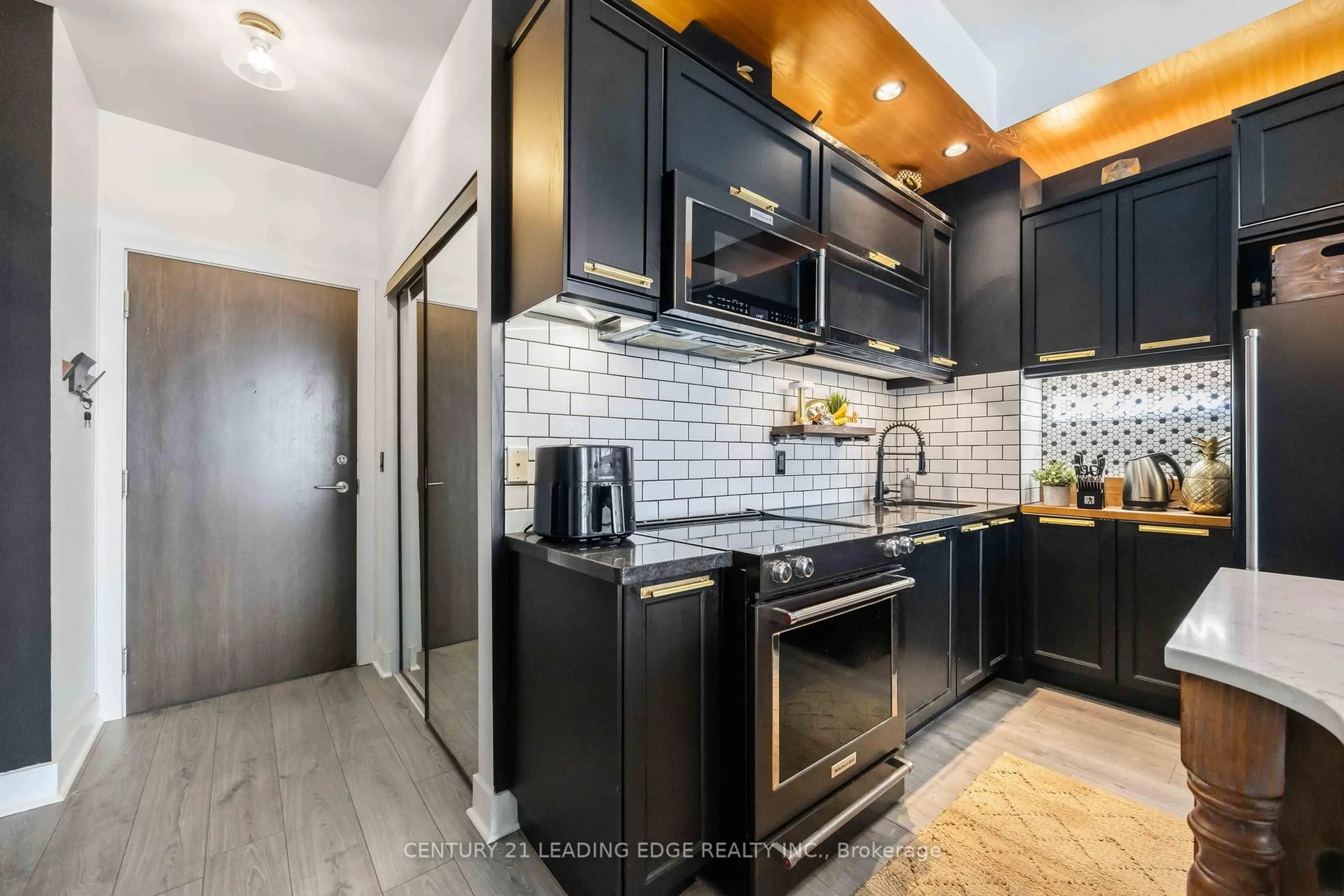 Unknown for 28 Linden St #2203, Toronto Ontario M4Y 0A4