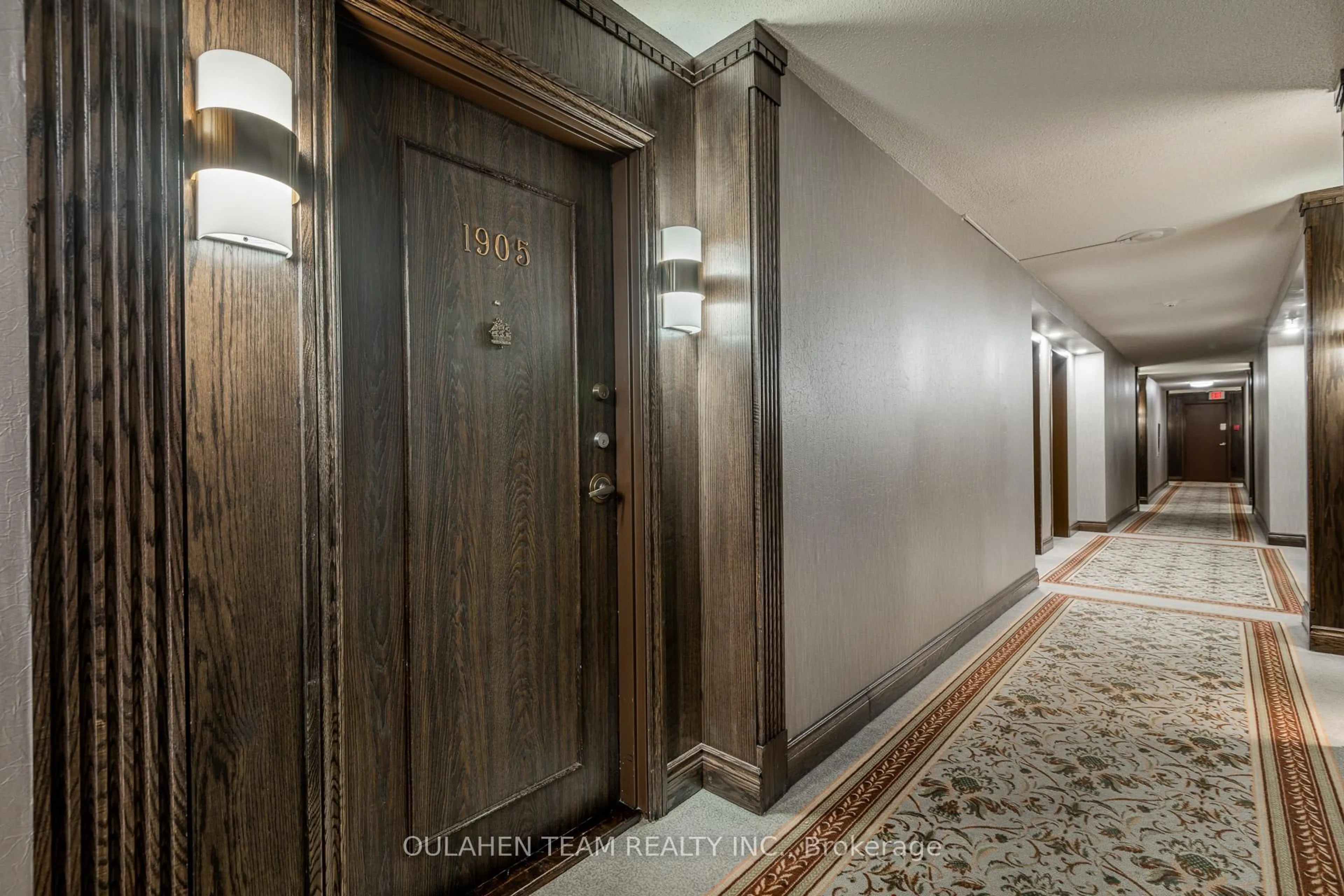 Indoor foyer for 1555 Finch Ave #1905, Toronto Ontario M2J 4X9