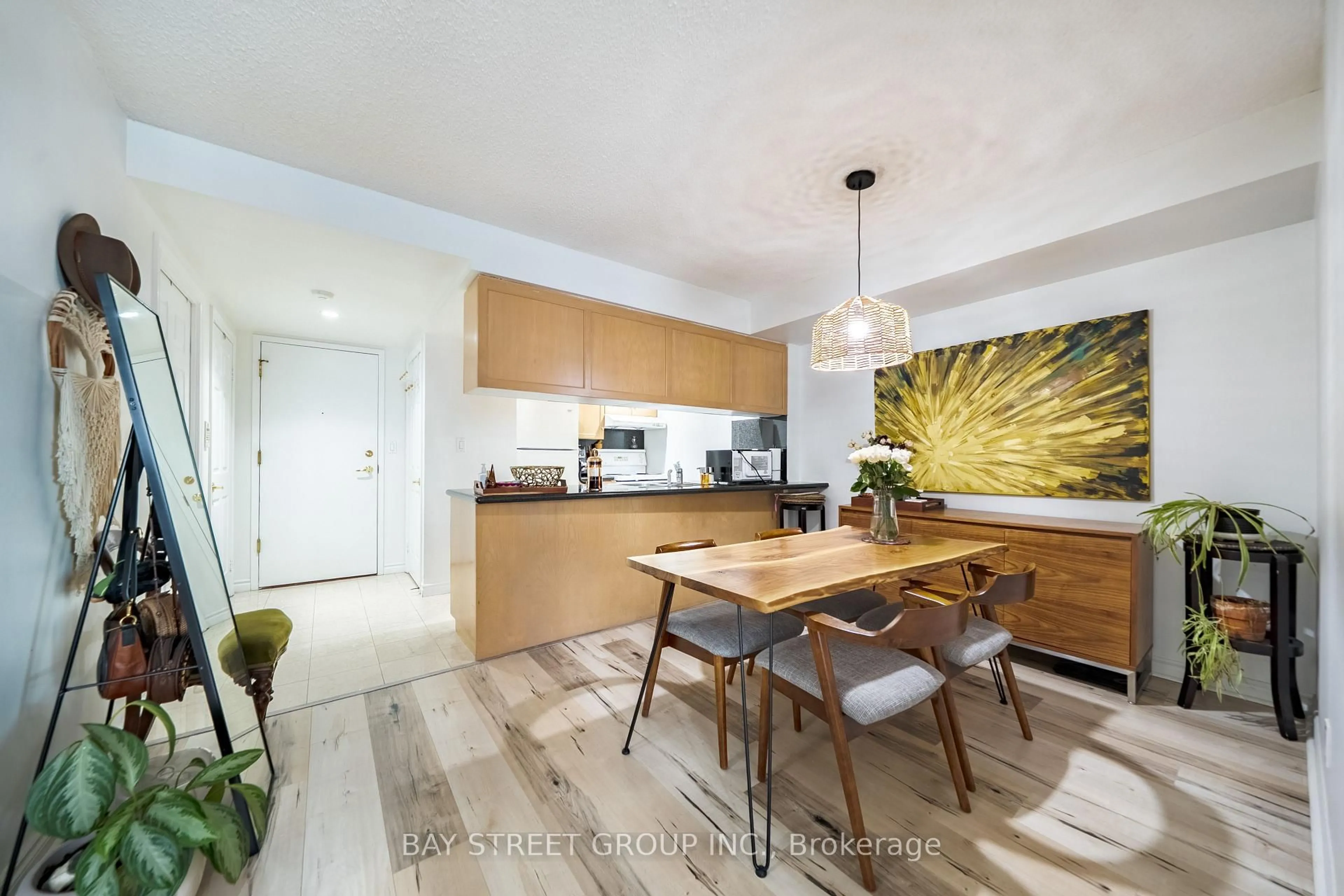 Contemporary kitchen, unknown for 168 Simcoe St #1221, Toronto Ontario M5H 4C9
