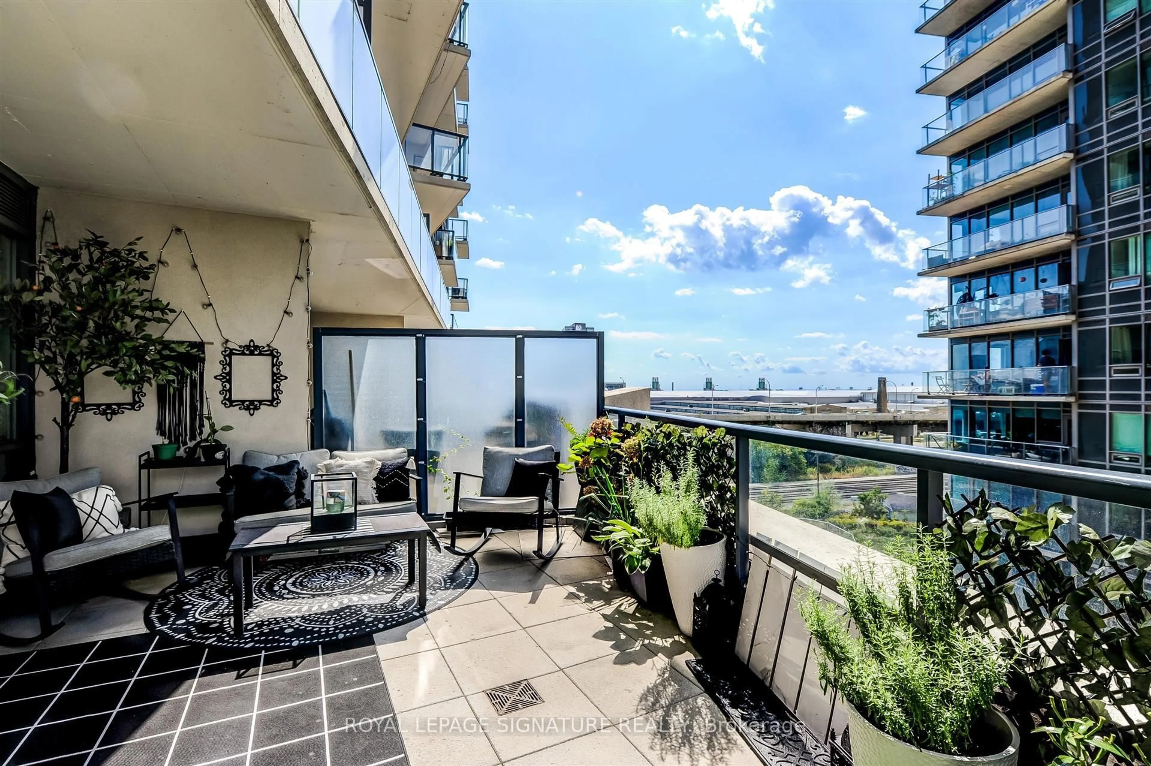 Patio, unknown for 51 East Liberty St #517, Toronto Ontario M6K 3P8