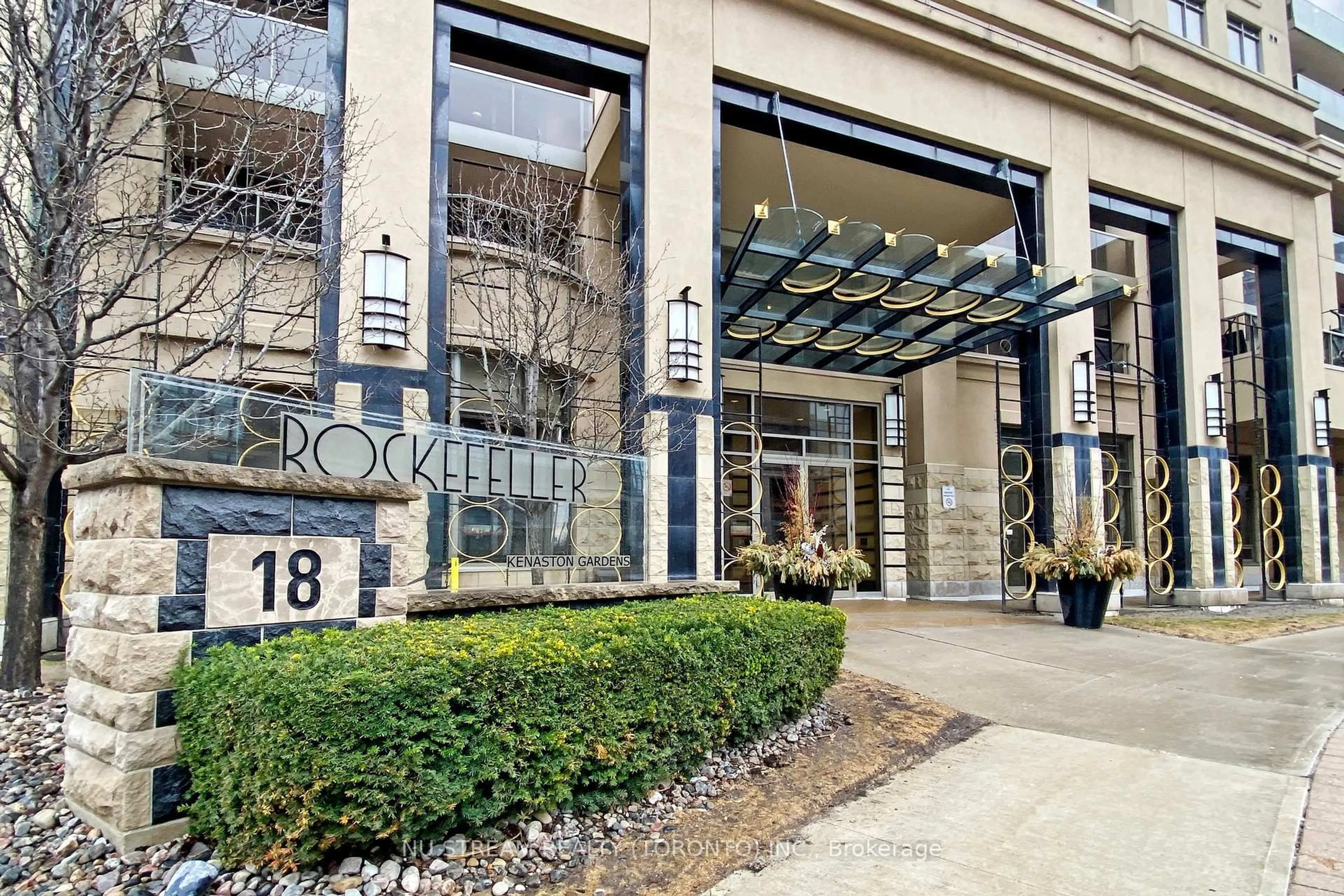 Indoor foyer for 18 Kenaston Gdns #611, Toronto Ontario M2K 3C7