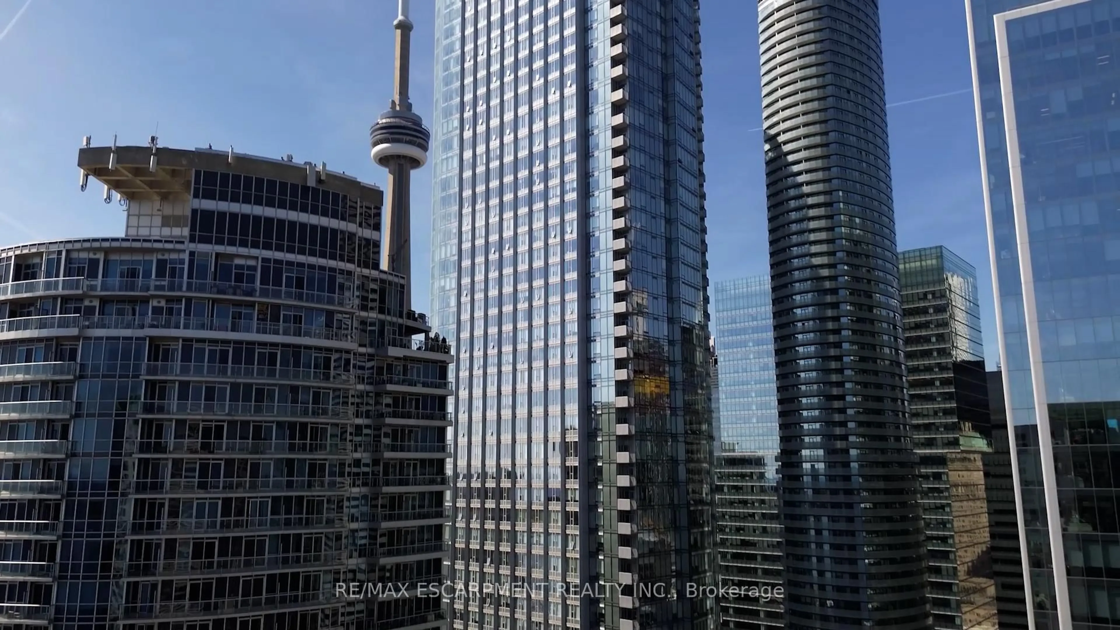 Blurry image for 10 YORK St #5512, Toronto Ontario M5J 0E1